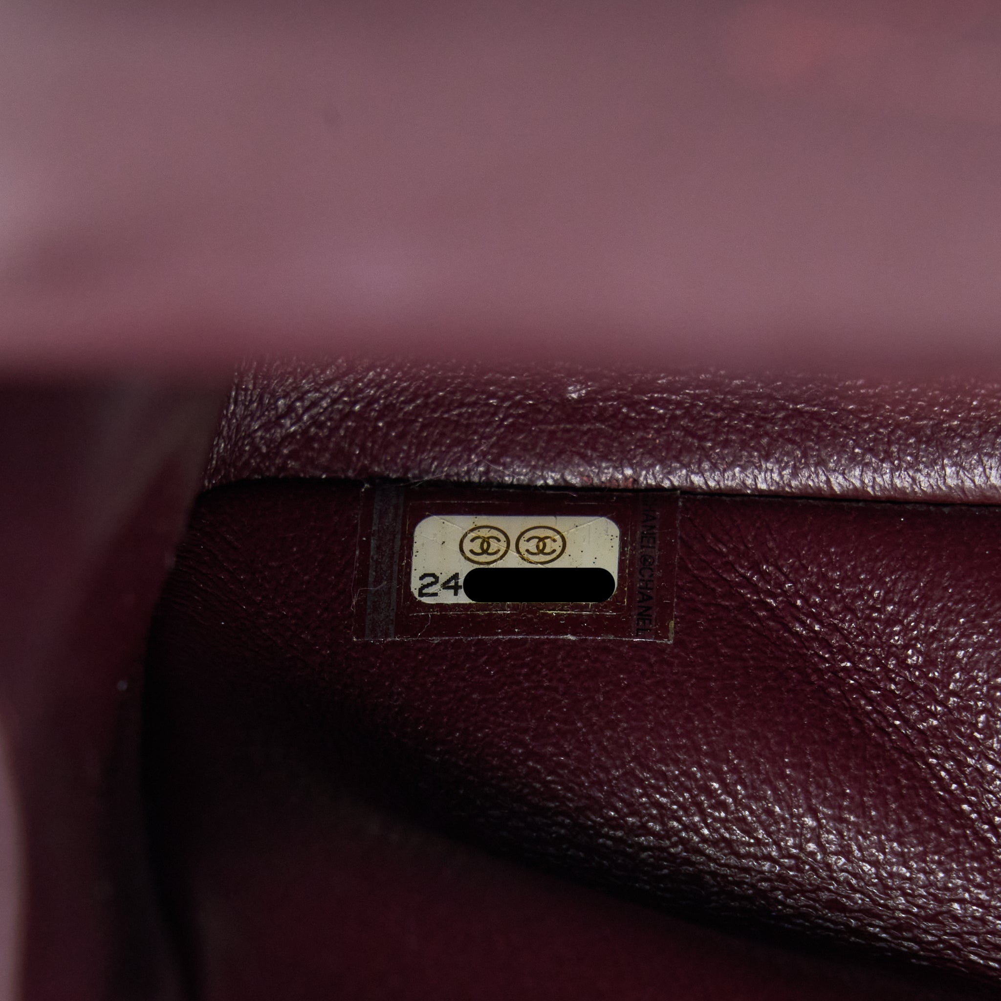 CHANEL 2.55 REISSUE SMALL DOUBLE FLAP BAG CHEVRON AGED CALFSKIN BLACK WITH BLACK HARDWARE