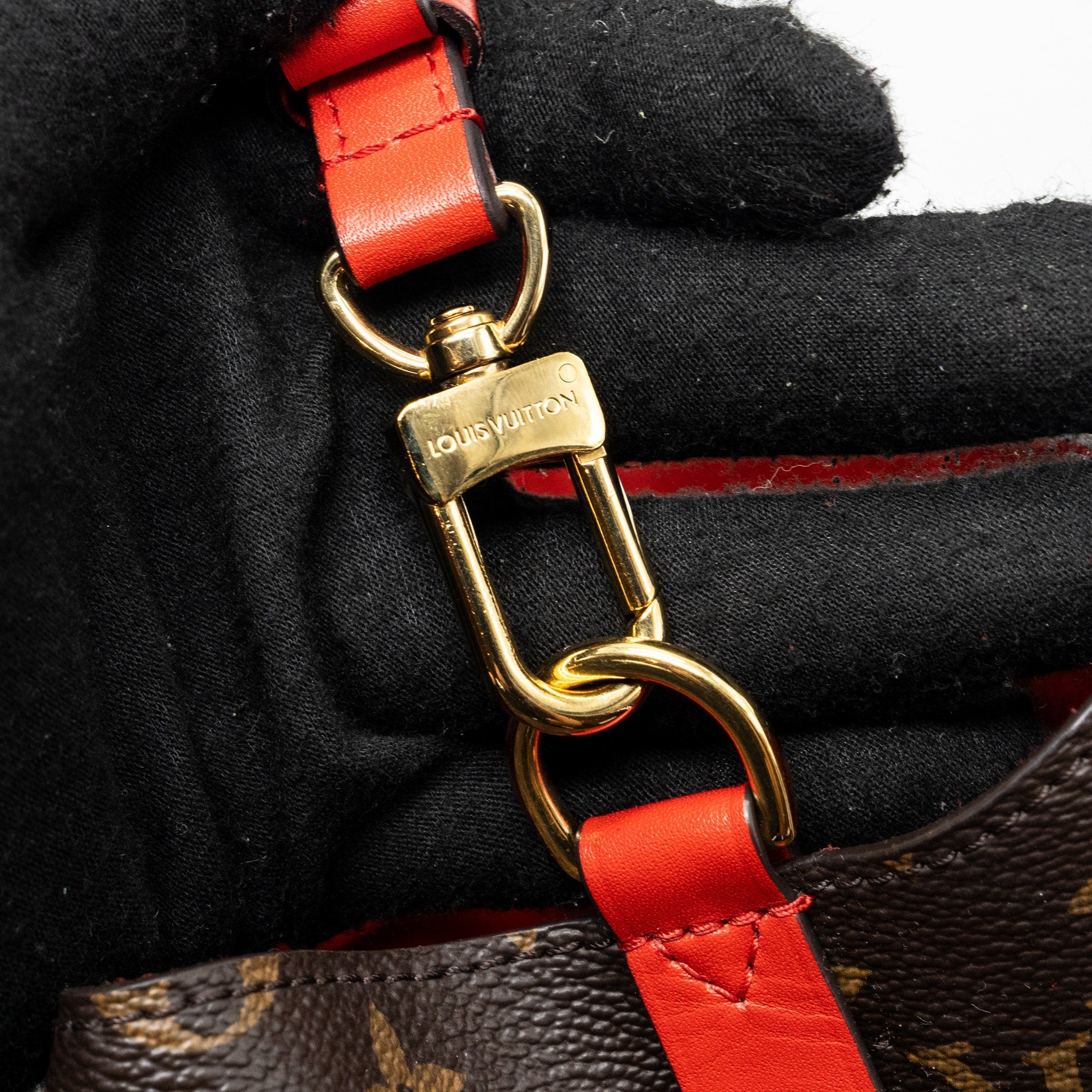 LOUIS VUITTON NEONOE MONOGRAM CANVAS / RED GHW