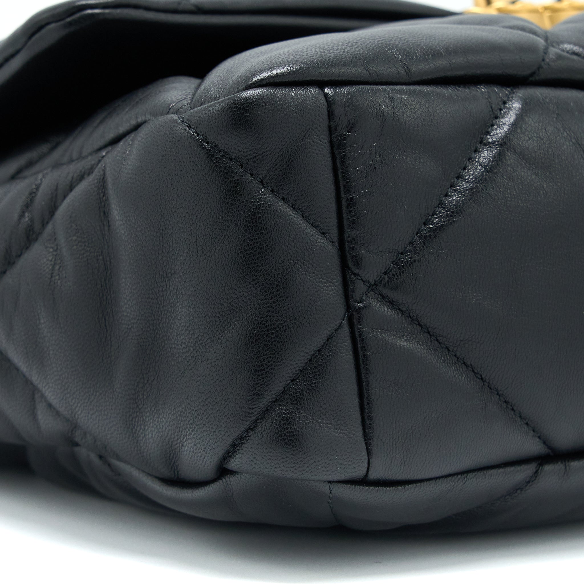 CHANEL MEDIUM 19 BAG GOATSKIN BLACK MULTICOLOUR HARDWARE