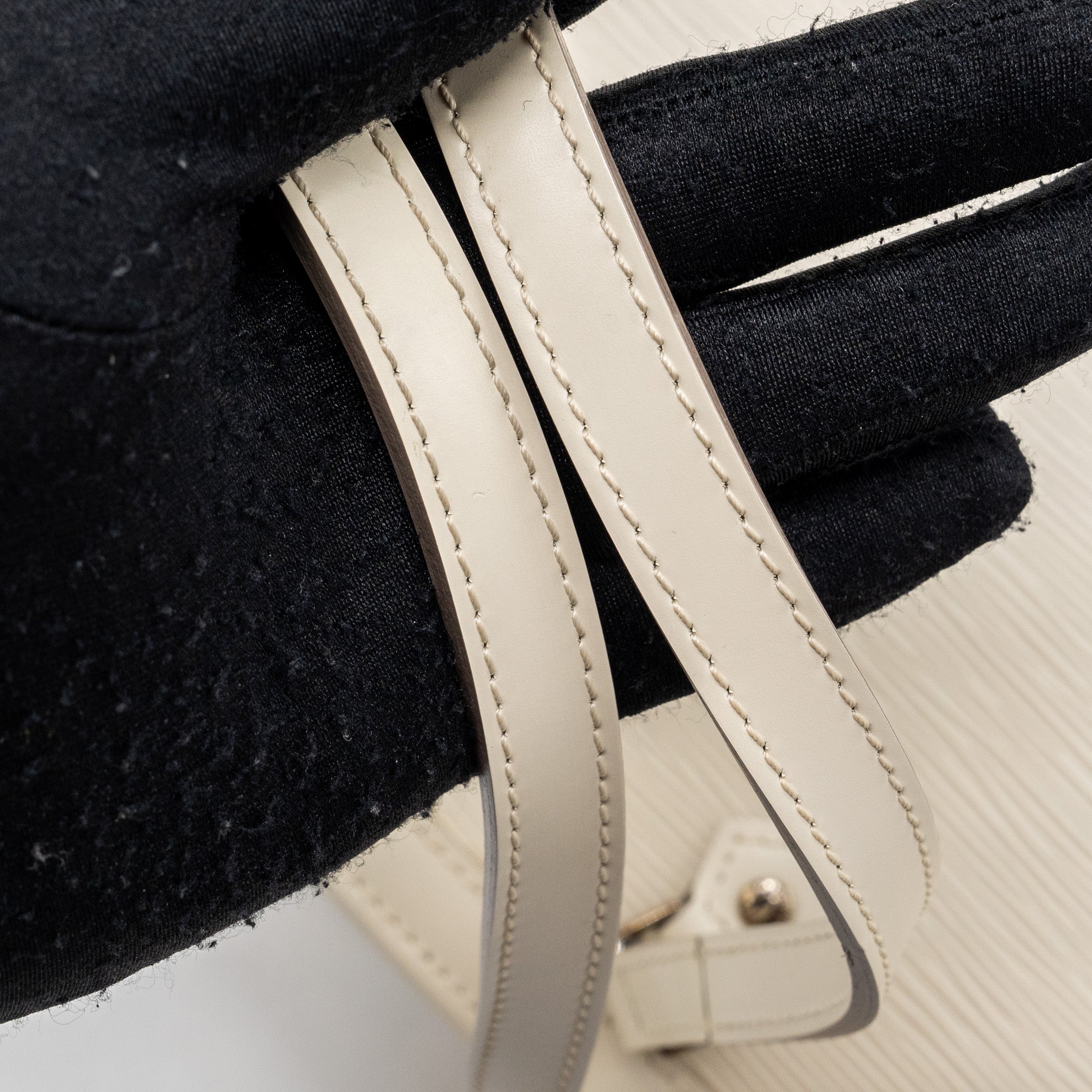 LOUIS VUITTON MADELEINE GM TOTE BAG EPI WHITE SHW