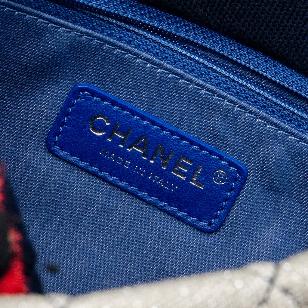 CHANEL QUILTED FLAP BAG FABRIC MULTICOLOUR BLUE / RED / WHITE SHW
