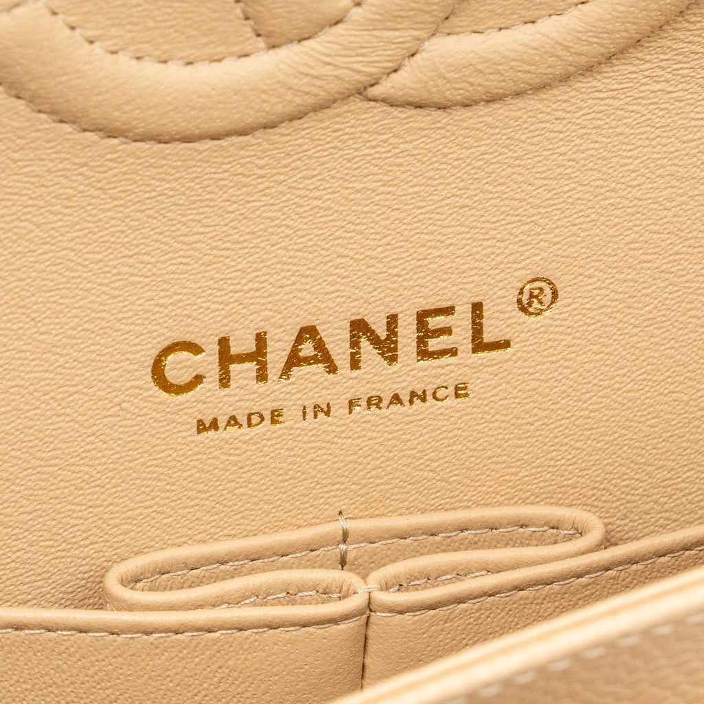CHANEL MEDIUM CLASSIC DOUBLE FLAP BAG CAVIAR BEIGE GHW (MICROCHIP)