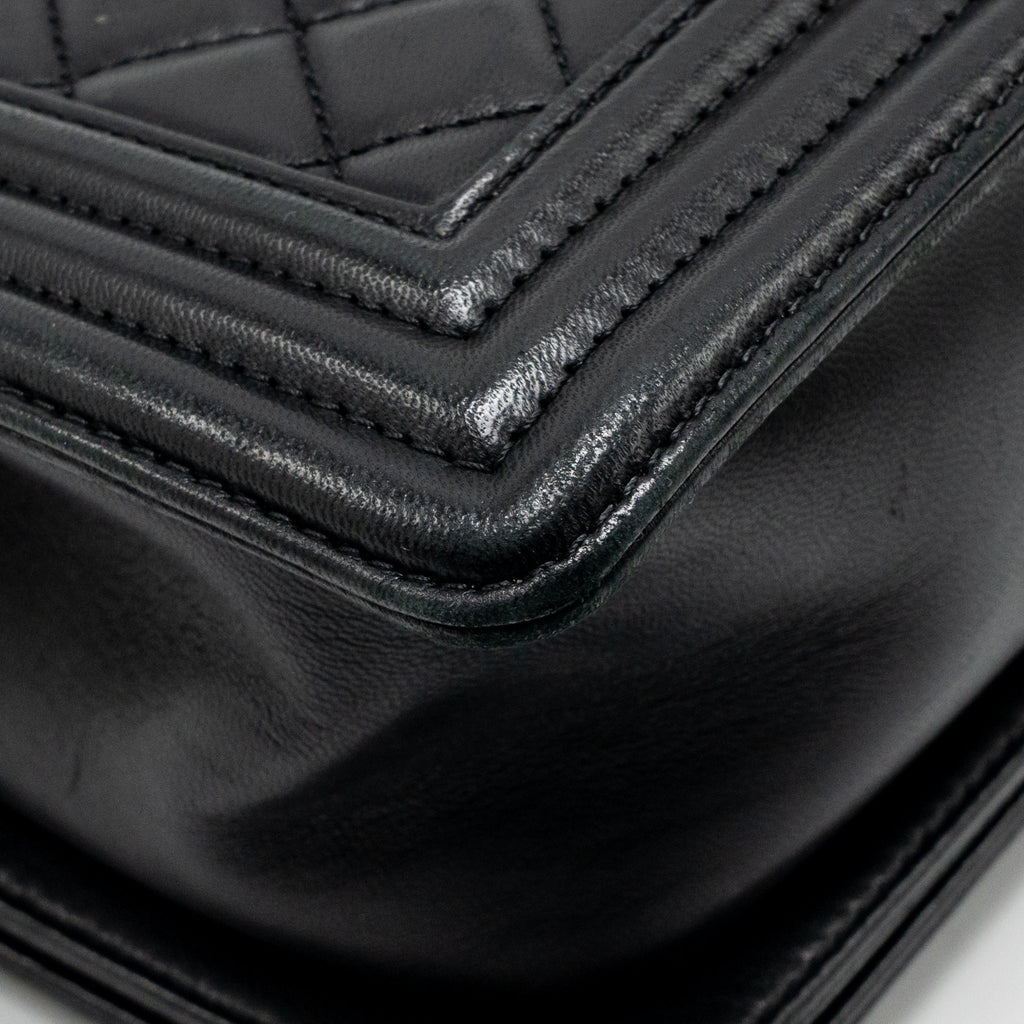 CHANEL MEDIUM BOY BAG LAMBSKIN BLACK GHW