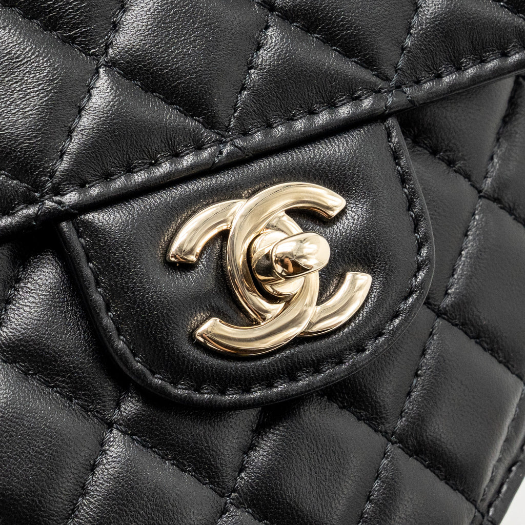 CHANEL 22S HEART BAG LAMBSKIN BLACK LGHW (MICROCHIP)