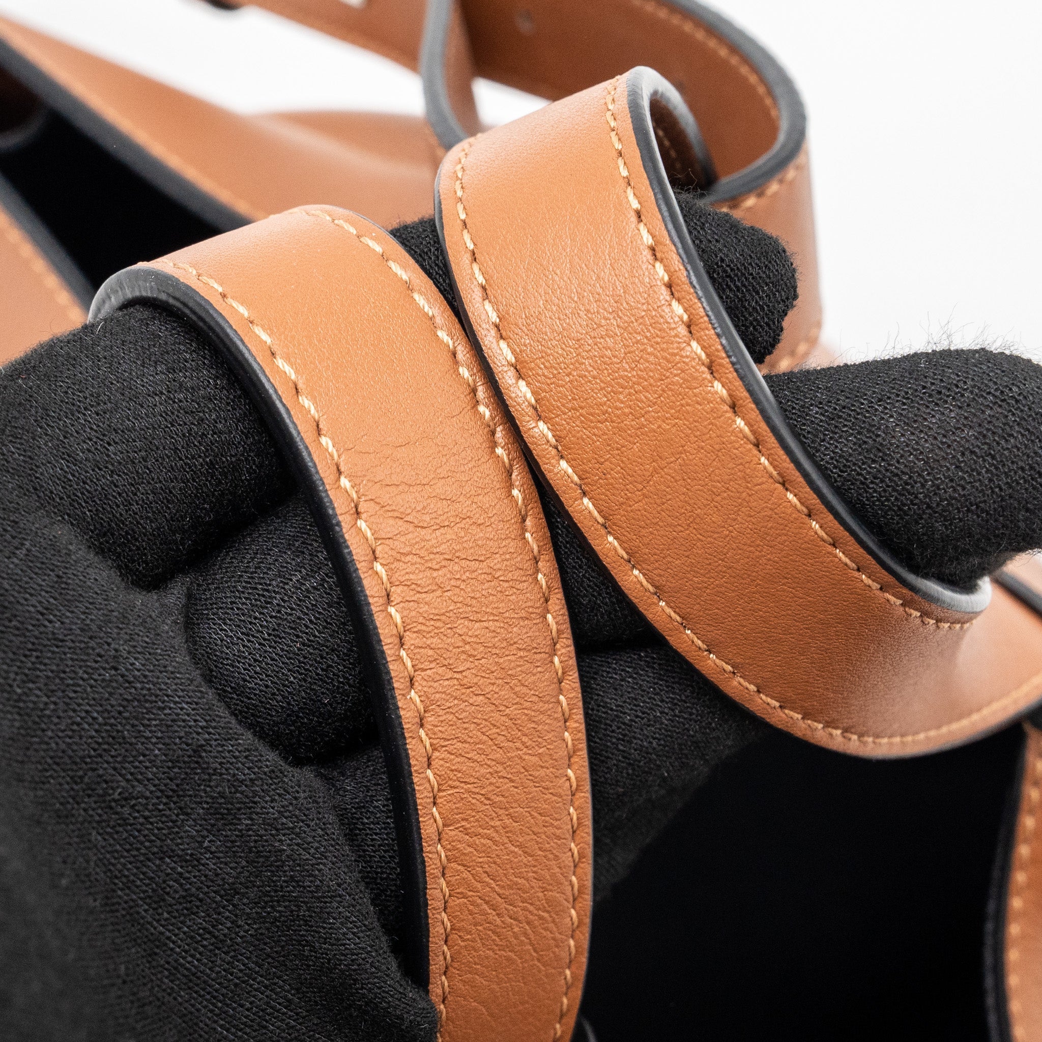 LOEWE SMALL HAMMOCK BAG CALFSKIN CARAMEL SHW