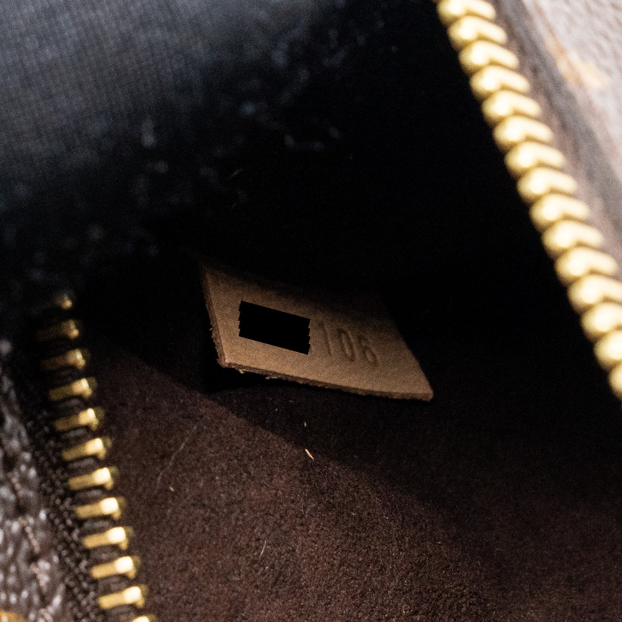 LOUIS VUITTON POCHETTE MÉTIS MONOGRAM CANVAS GHW