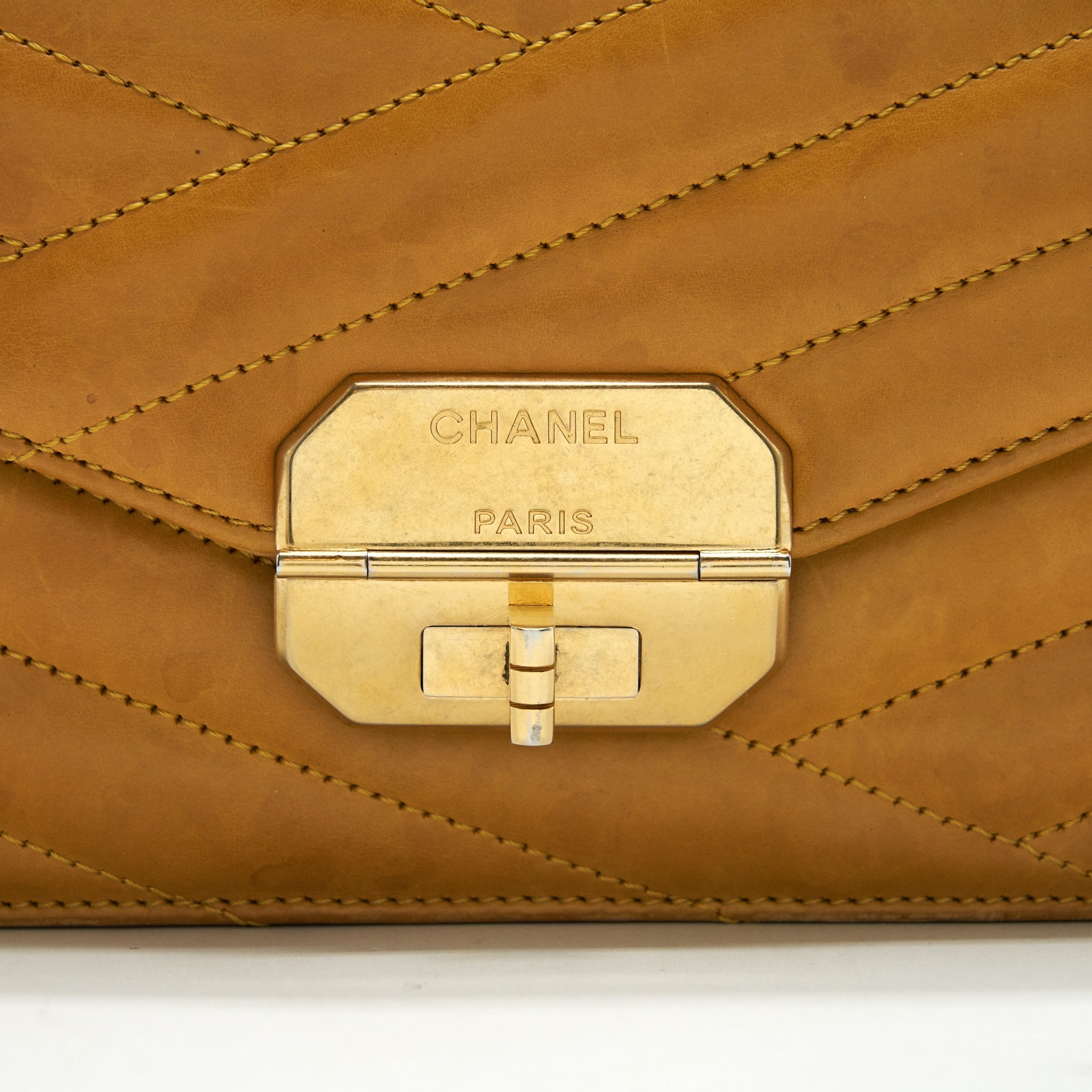 CHANEL CHEVRON ENVELOPE FLAP BAG WITH CHAIN IN YELLOW GHW