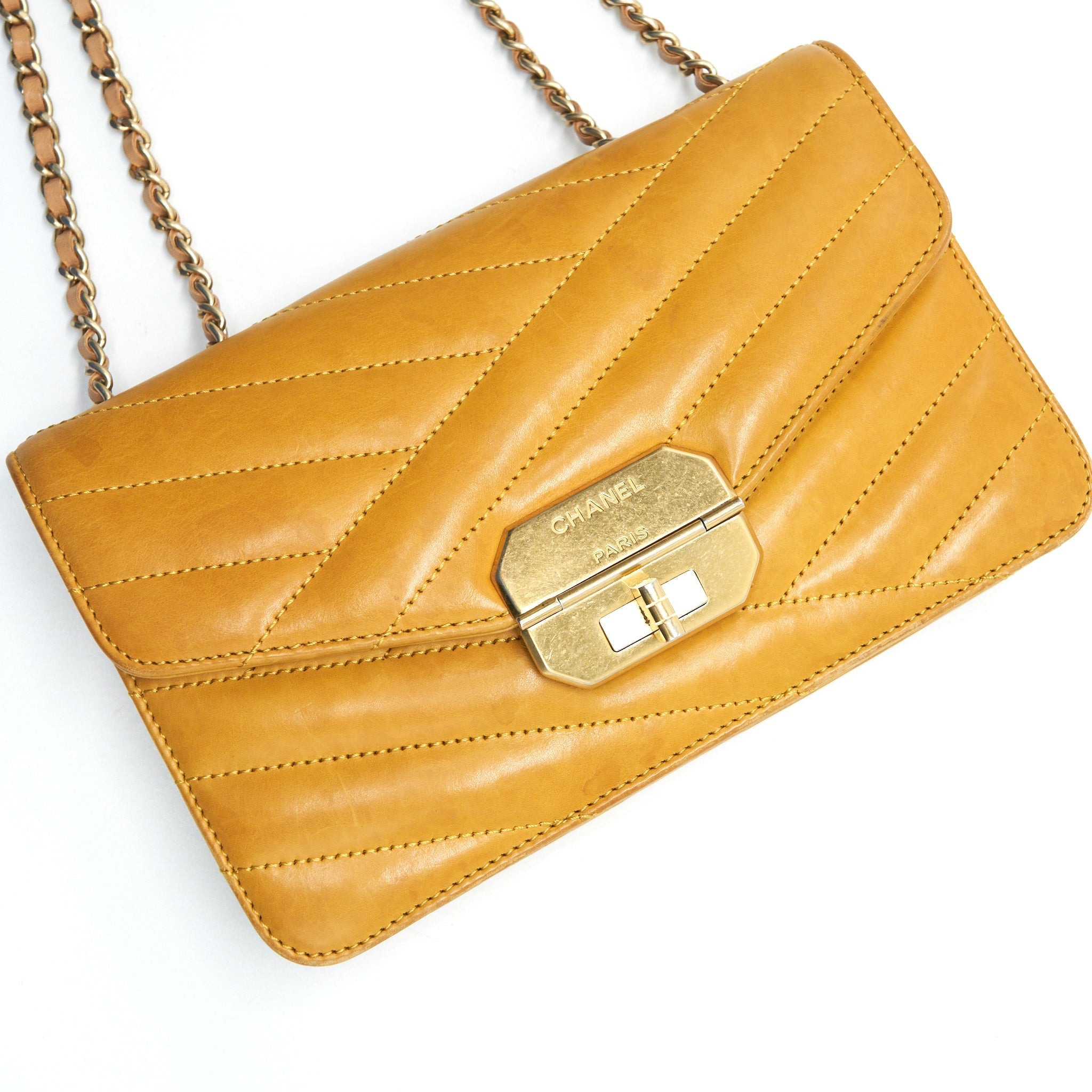 CHANEL CHEVRON ENVELOPE FLAP BAG WITH CHAIN IN YELLOW GHW