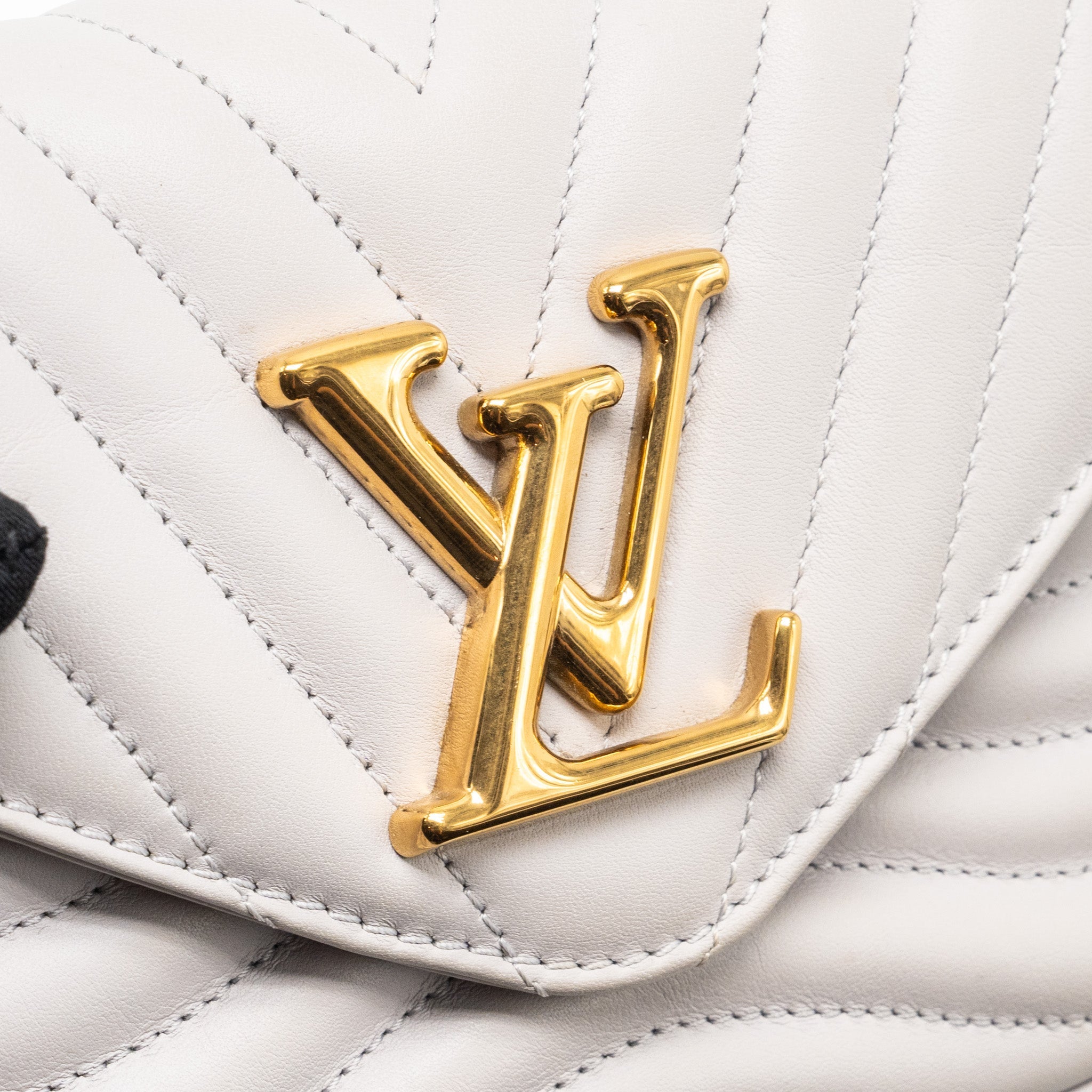 LOUIS VUITTON NEW WAVE MULTI POCHETTE CALFSKIN BRUME GHW