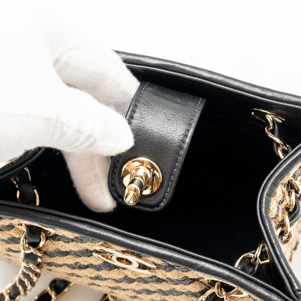 CHANEL URBAN JUNGLE BUCKET BAG RAFFIA/LEATHER BLACK/BEIGE LGHW