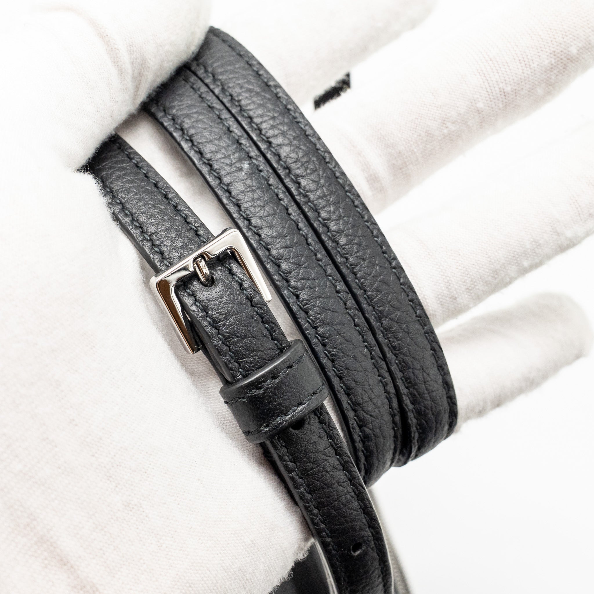 LORO PIANA EXTRA POCKET L19 GRAINED CALFSKIN BLACK SHW