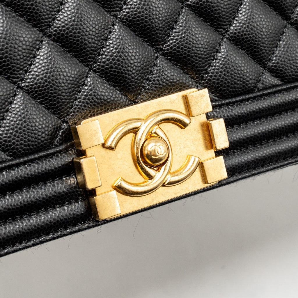 CHANEL NEW MEDIUM BOY BAG CAVIAR BLACK GHW (MICROCHIP)
