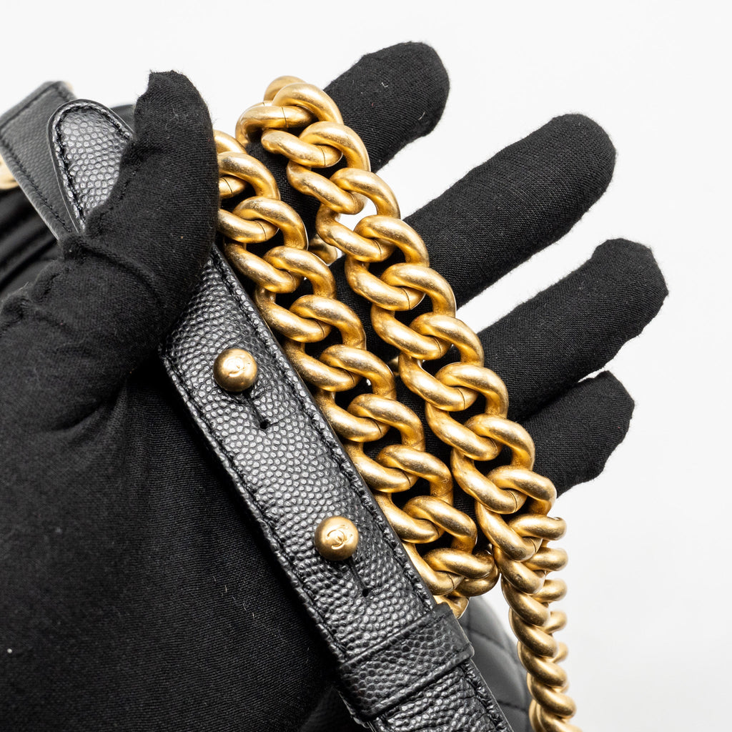 CHANEL NEW MEDIUM BOY BAG CAVIAR BLACK GHW (MICROCHIP)