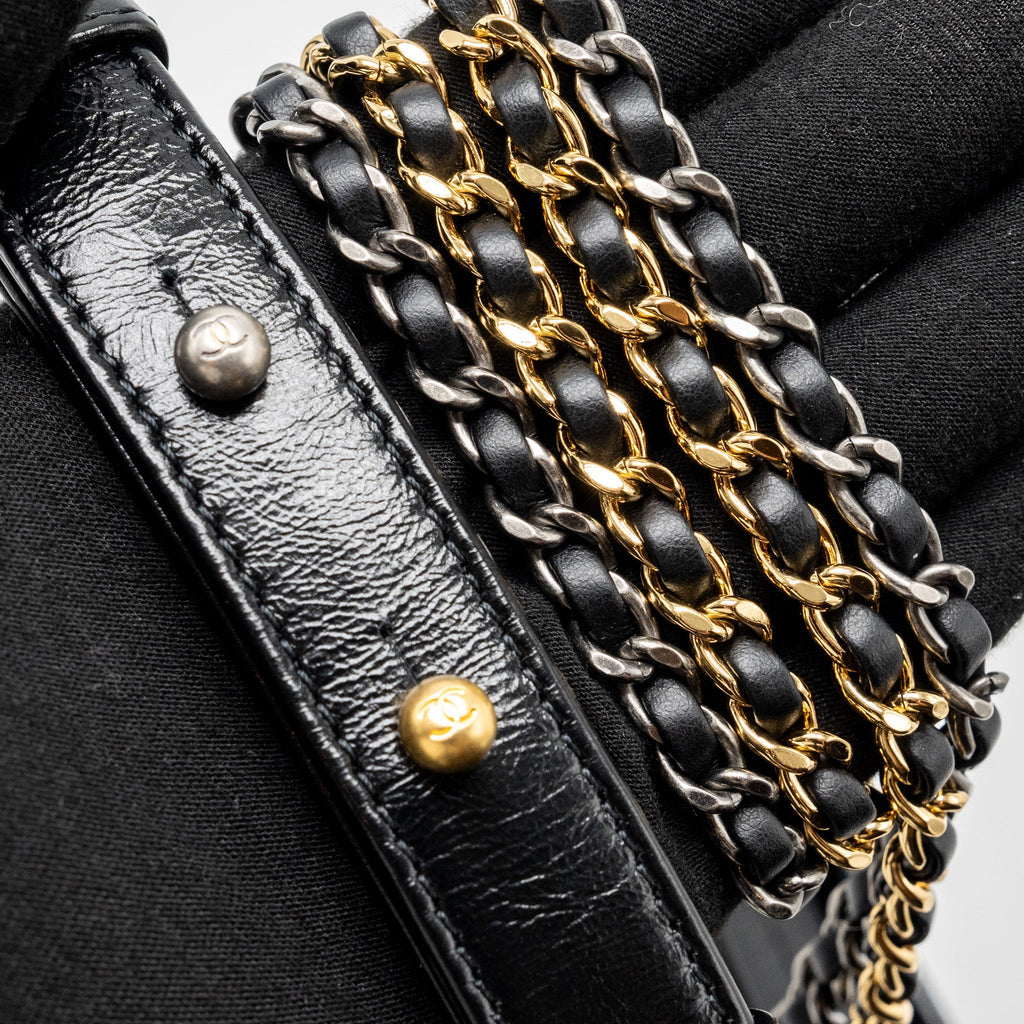 CHANEL SMALL CHEVRON GABRIELLE BAG CALFSKIN BLACK MULTICOLOUR HARDWARE