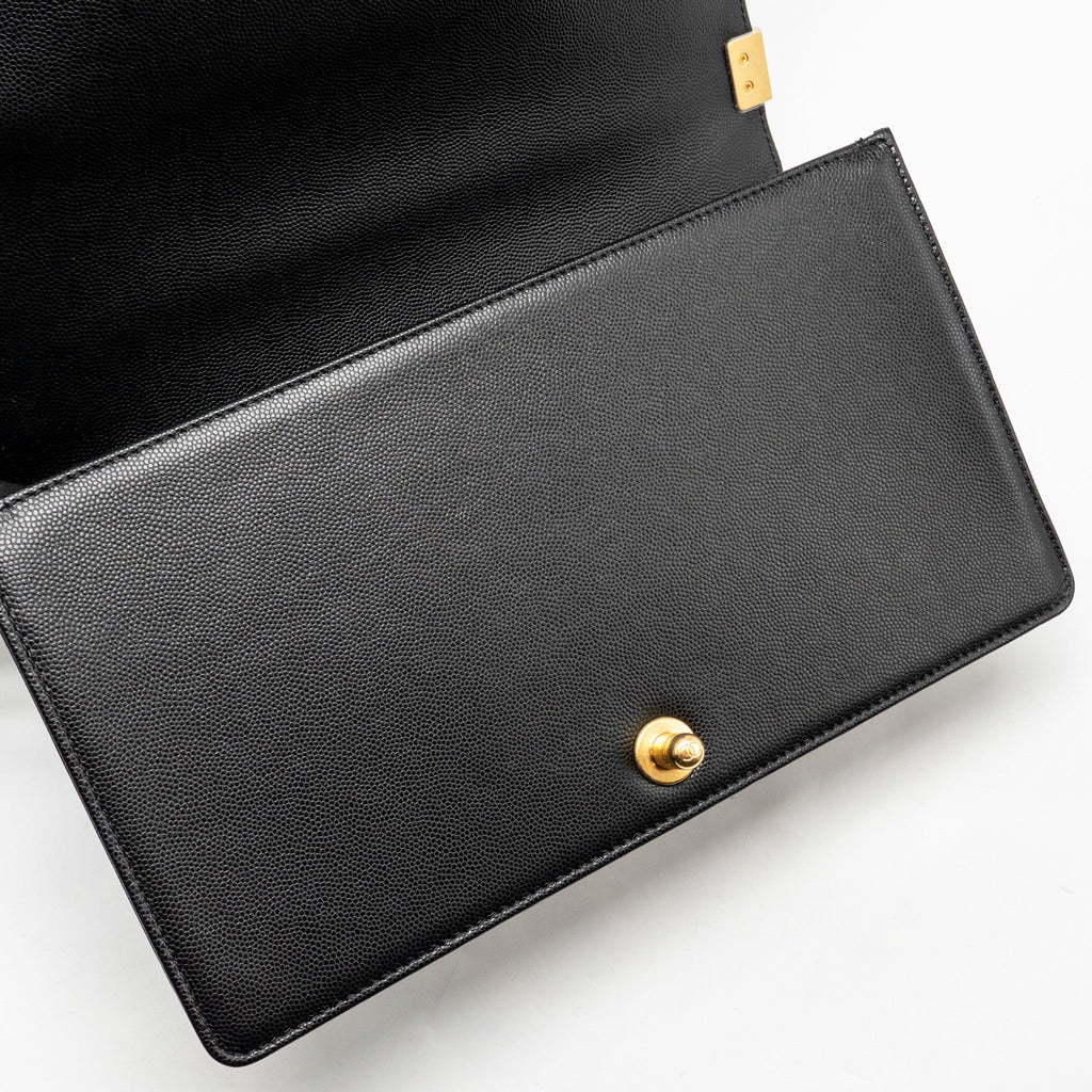 CHANEL NEW MEDIUM BOY BAG CAVIAR BLACK GHW (MICROCHIP)