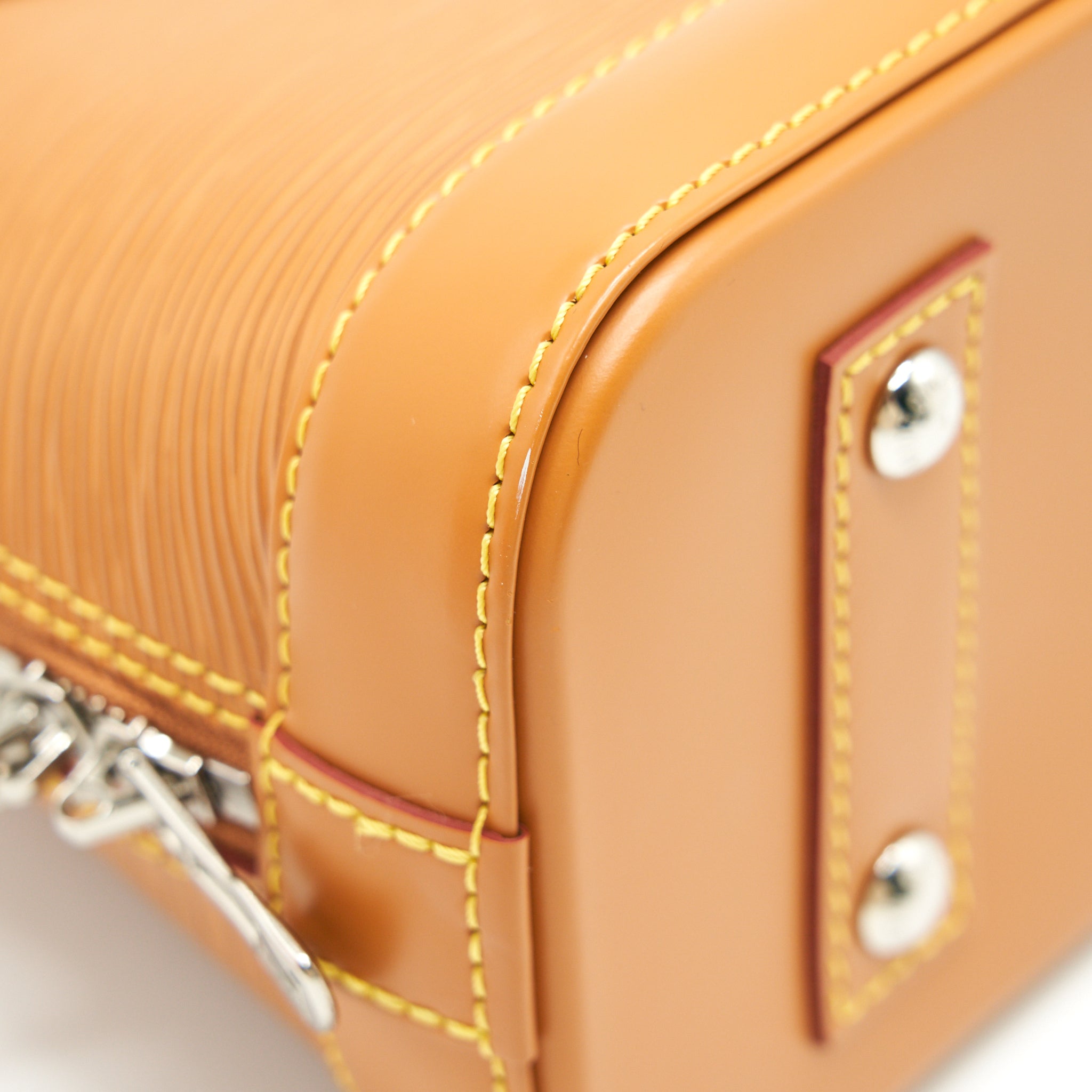 LOUIS VUITTON ALMA BB NEW VERSION GOLD MIEL
