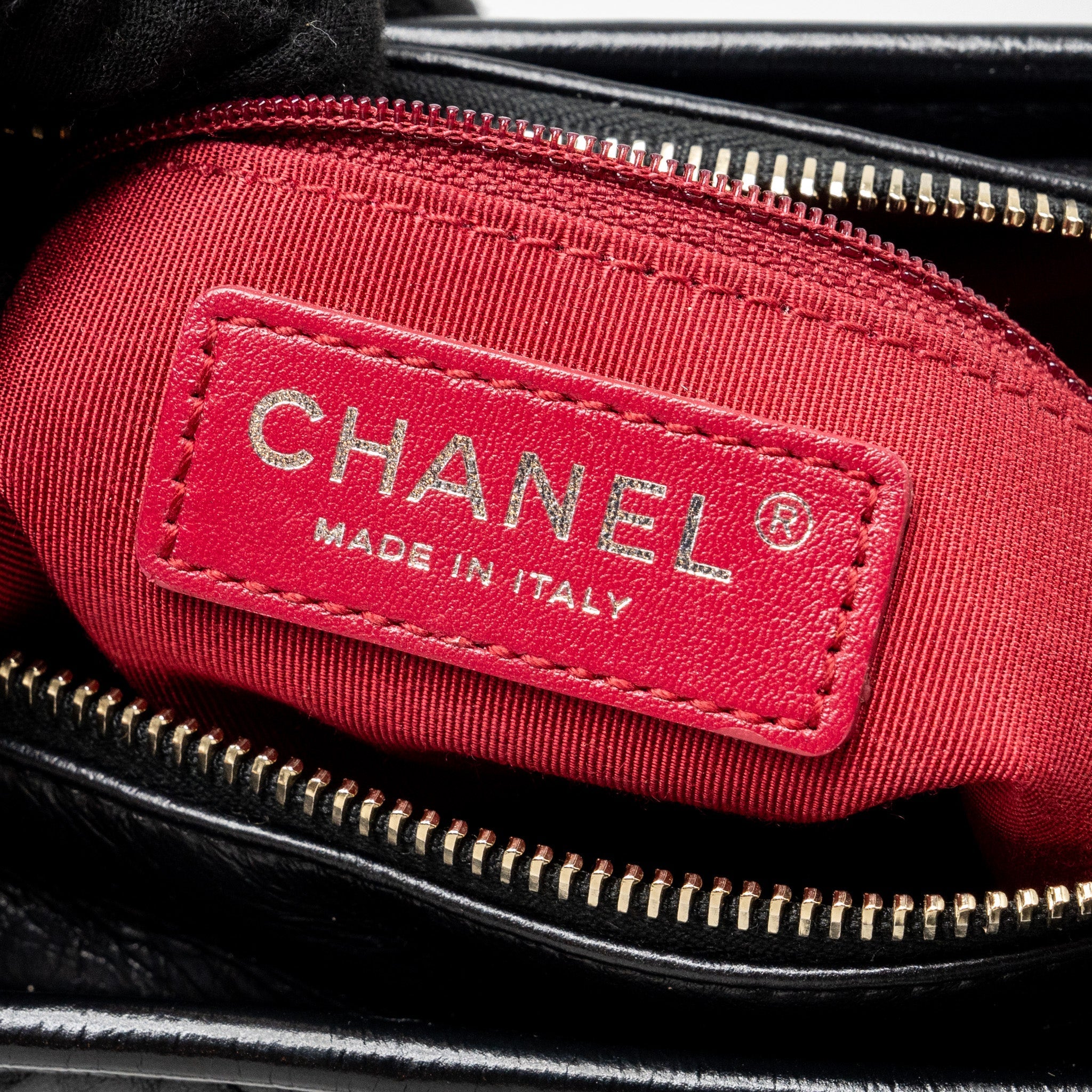 CHANEL SMALL CHEVRON GABRIELLE BAG CALFSKIN BLACK MULTICOLOUR HARDWARE