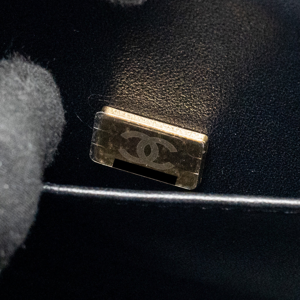 CHANEL NEW MEDIUM BOY BAG CAVIAR BLACK GHW (MICROCHIP)