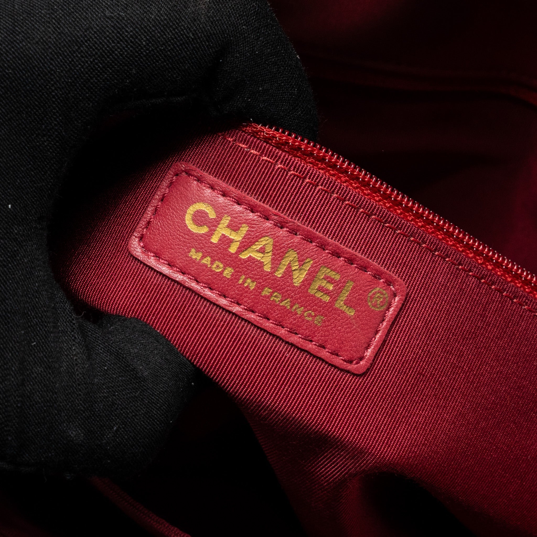 CHANEL SEASONAL FLAP BAG PATENT GOATSKIN/LAMBSKIN RED GHW