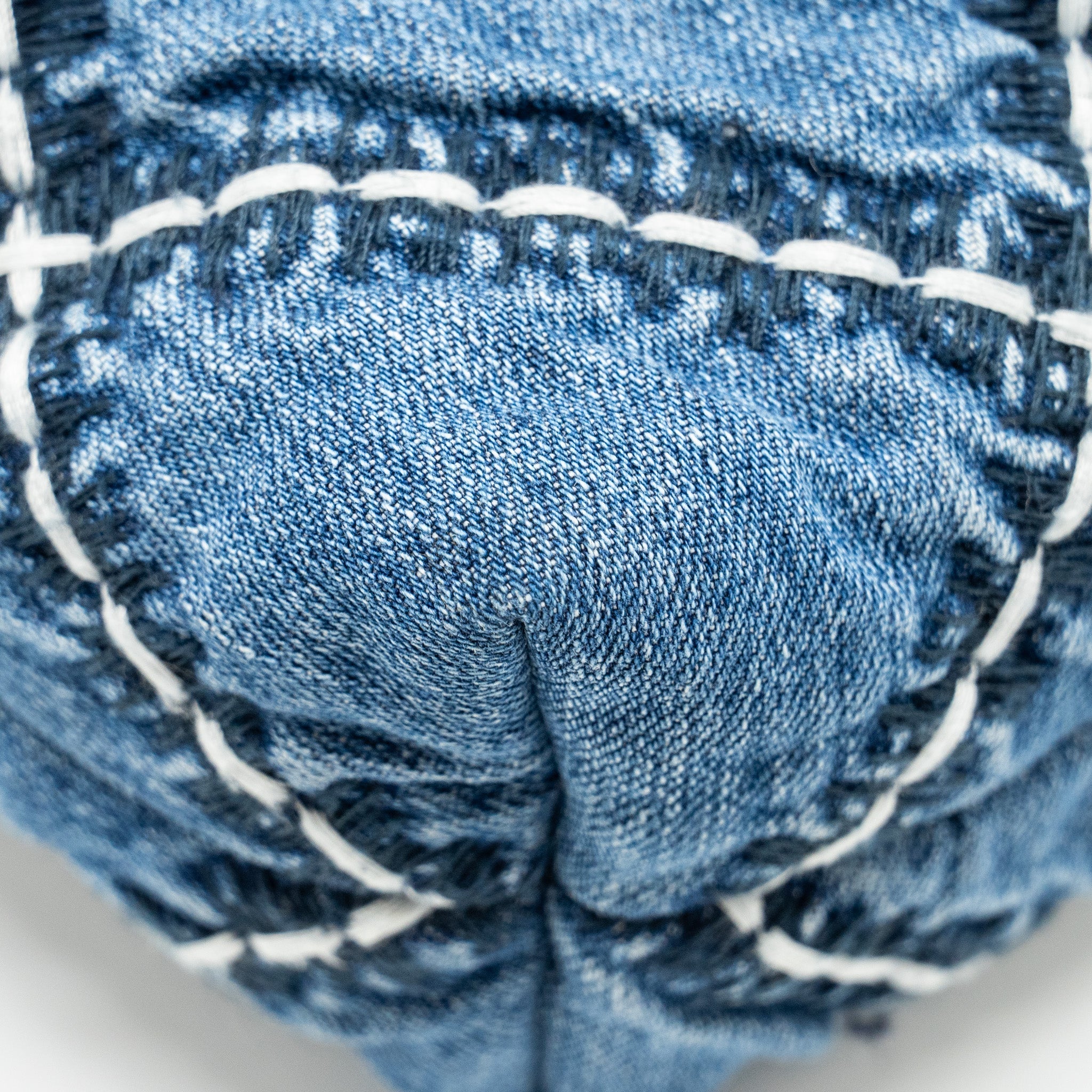 CHANEL SMALL 22 BAG DENIM BLUE/WHITE SHW (MICROCHIP)