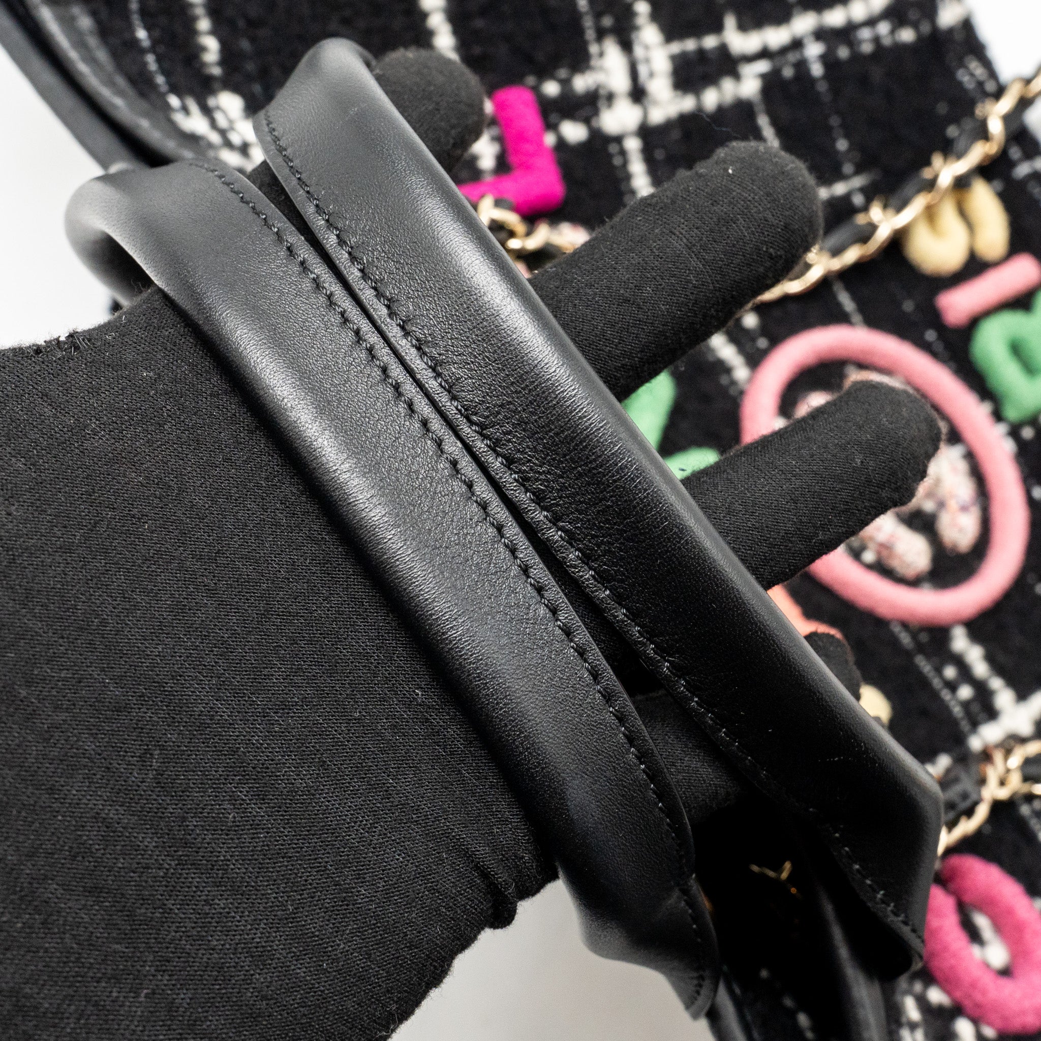 CHANEL DEAUVILLE TOTE TWEED BLACK / MULTICOLOR LGHW (MICROCHIP)