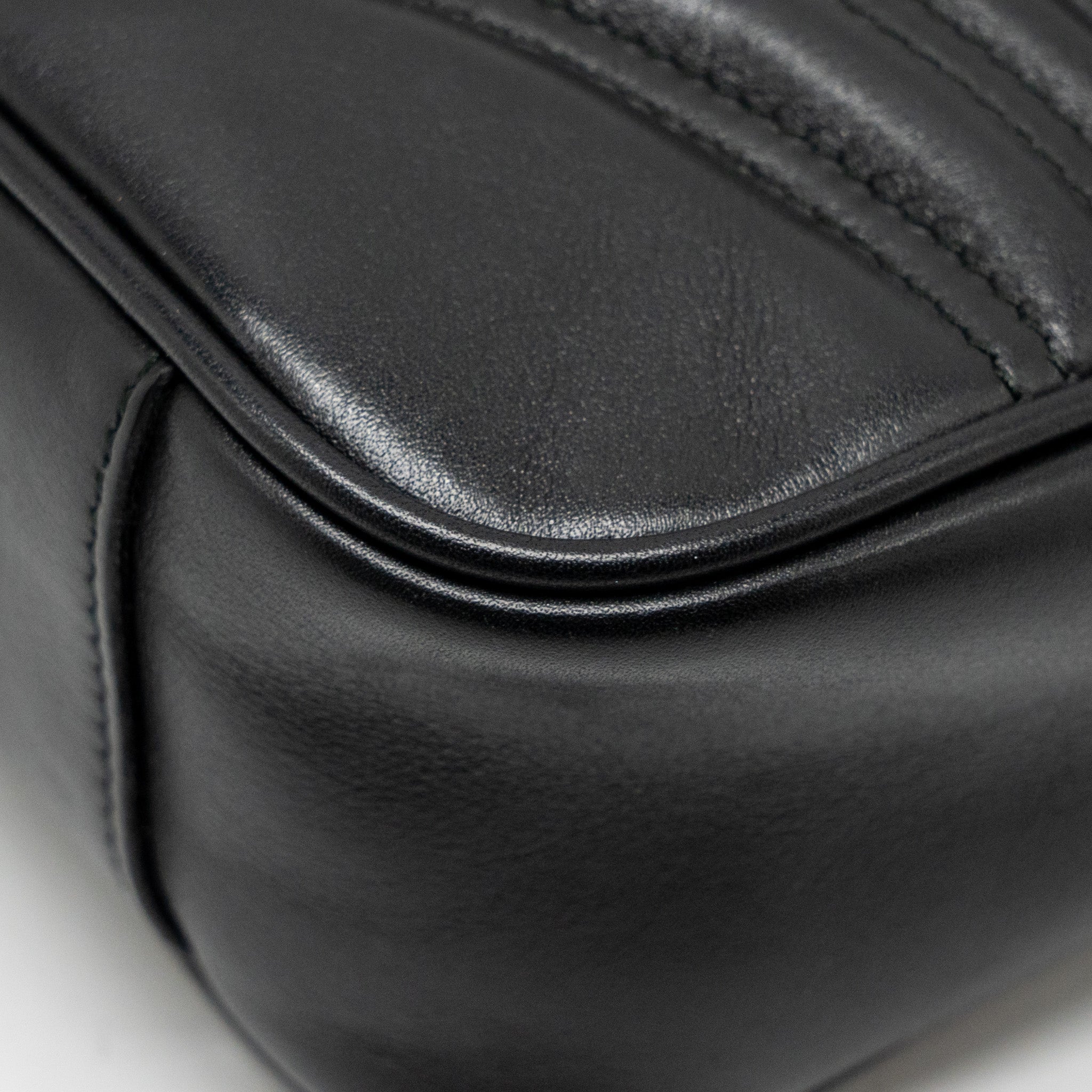 GUCCI MEDIUM GG MARMONT SHOULDER BAG CALFSKIN BLACK GHW