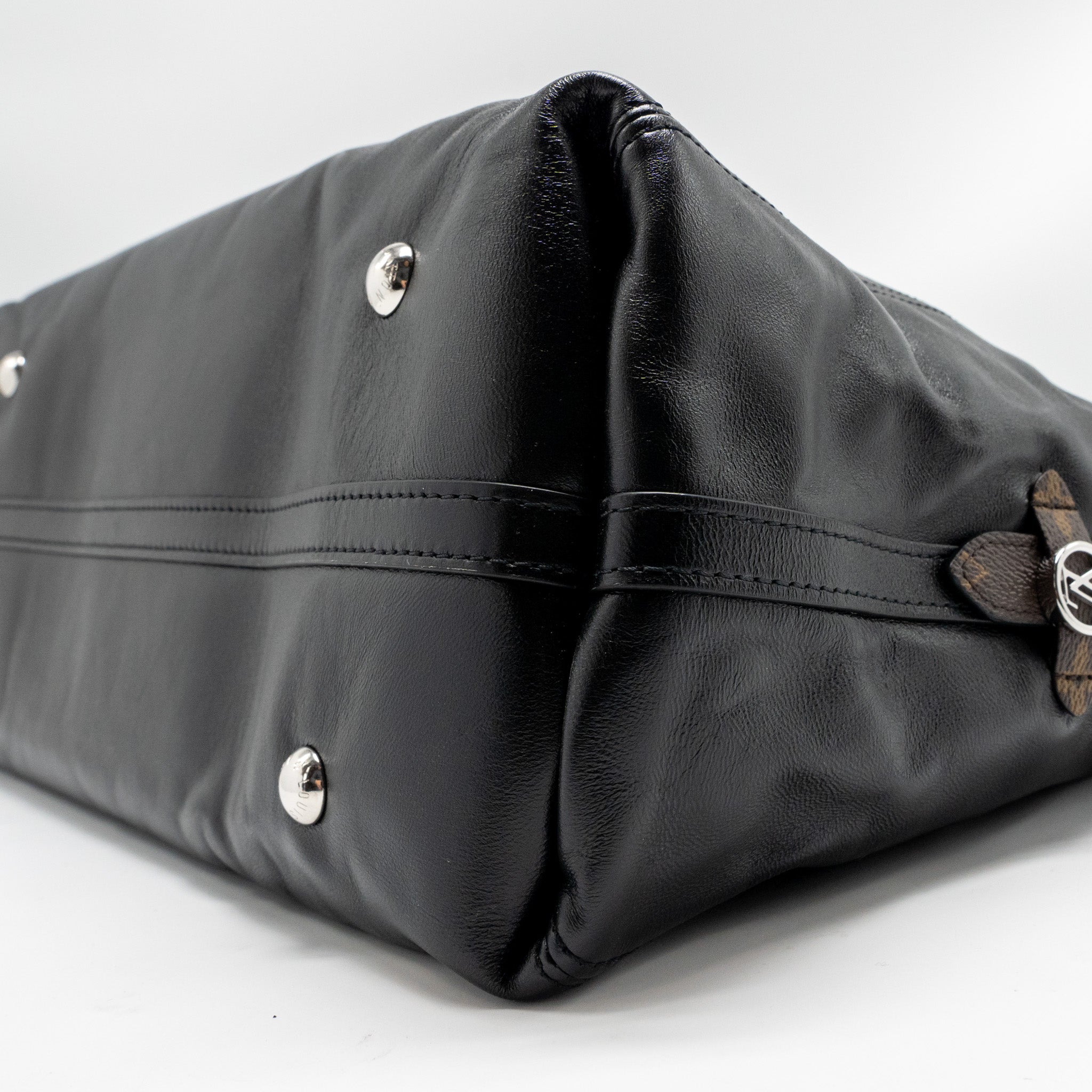 LOUIS VUITTON CARRYALL VIBE MM LAMBSKIN/MONOGRAM CANVAS BLACK SHW