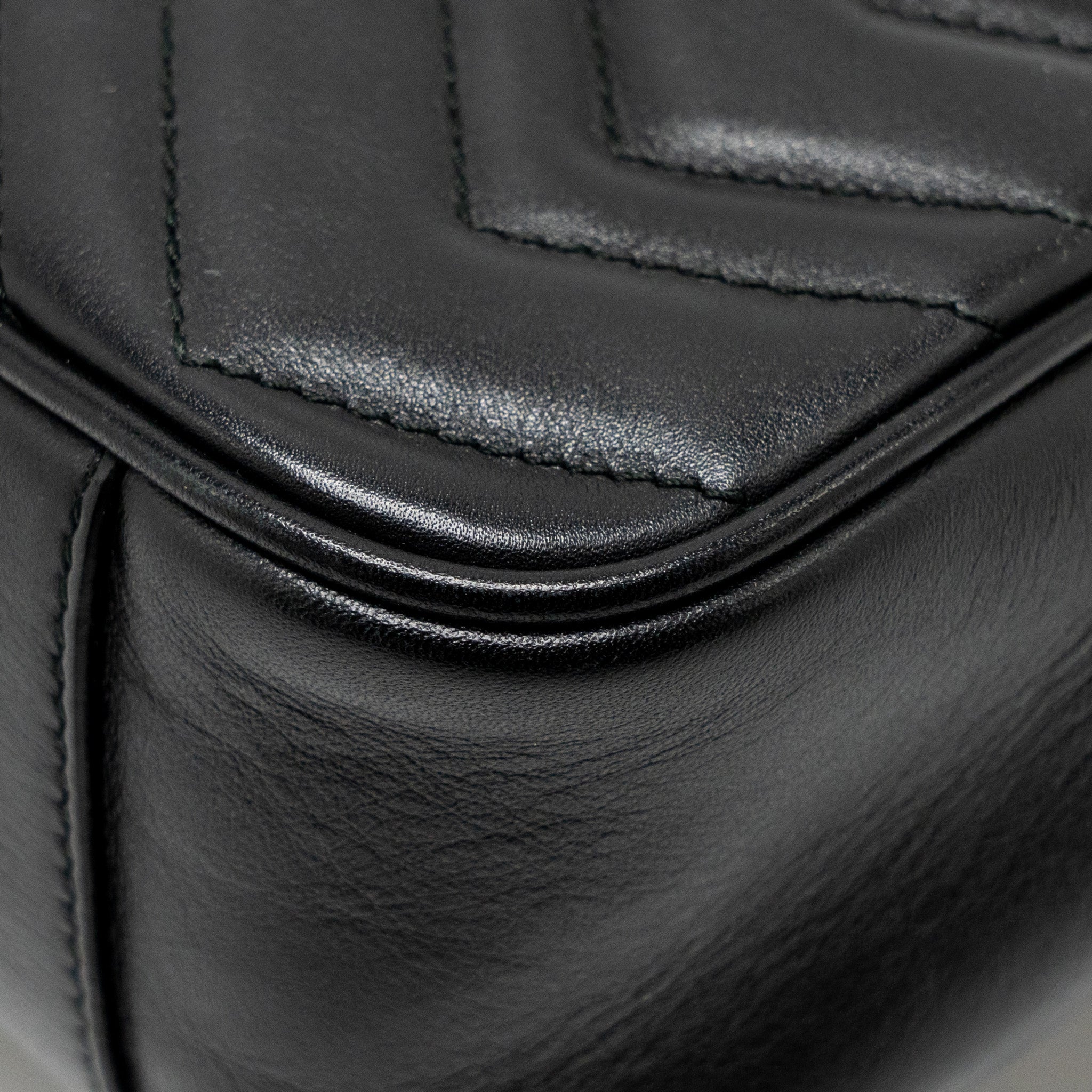 GUCCI MEDIUM GG MARMONT SHOULDER BAG CALFSKIN BLACK GHW