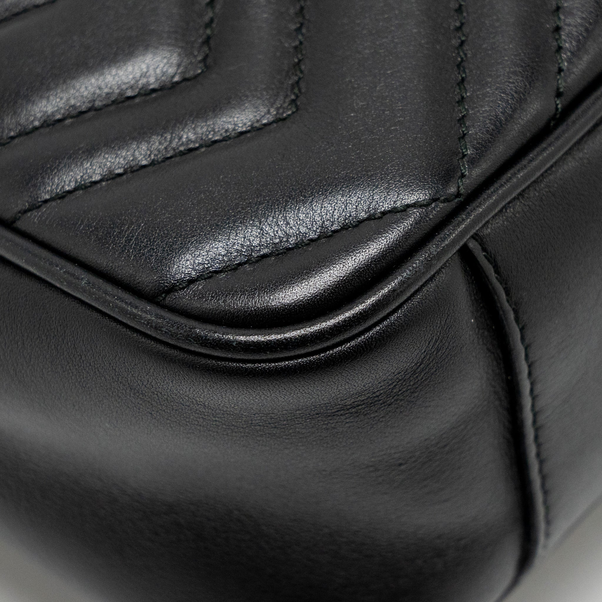 GUCCI MEDIUM GG MARMONT SHOULDER BAG CALFSKIN BLACK GHW