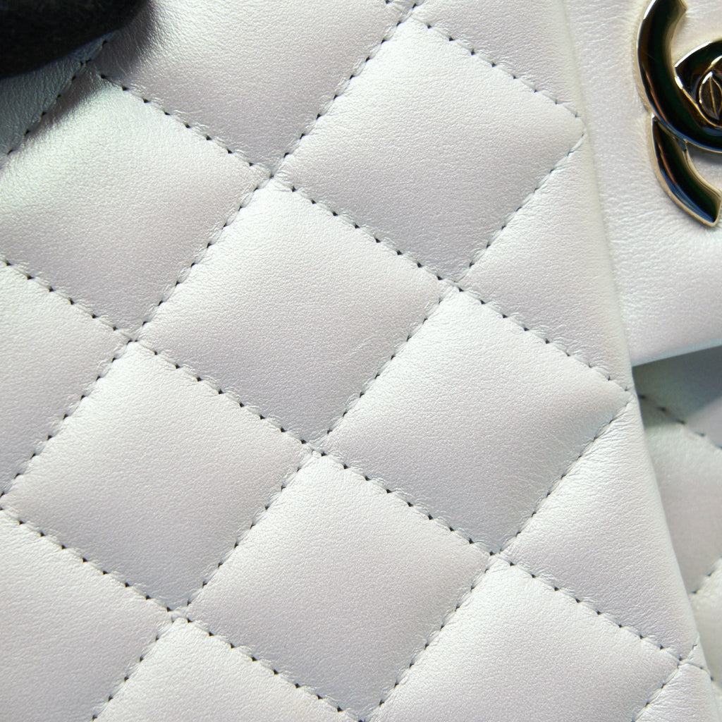 CHANEL MEDIUM S21 IRIDESCENT WHITE CLASSIC BAG