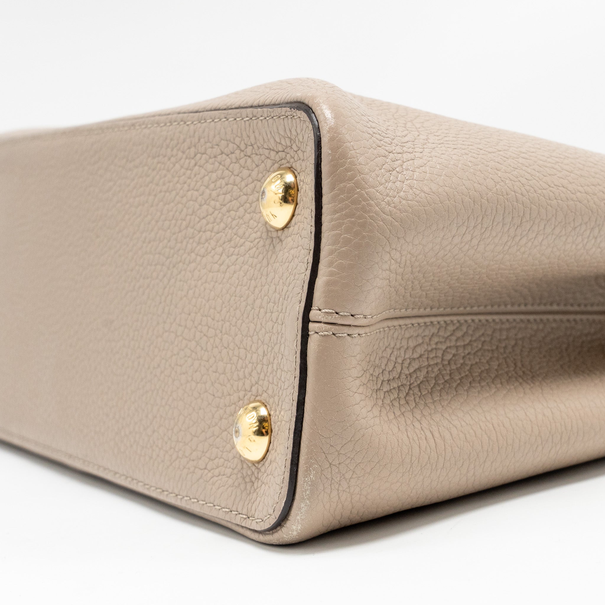 LOUIS VUITTON CAPUCINES MM TAURILLON LEATHER LIGHT GREY GHW