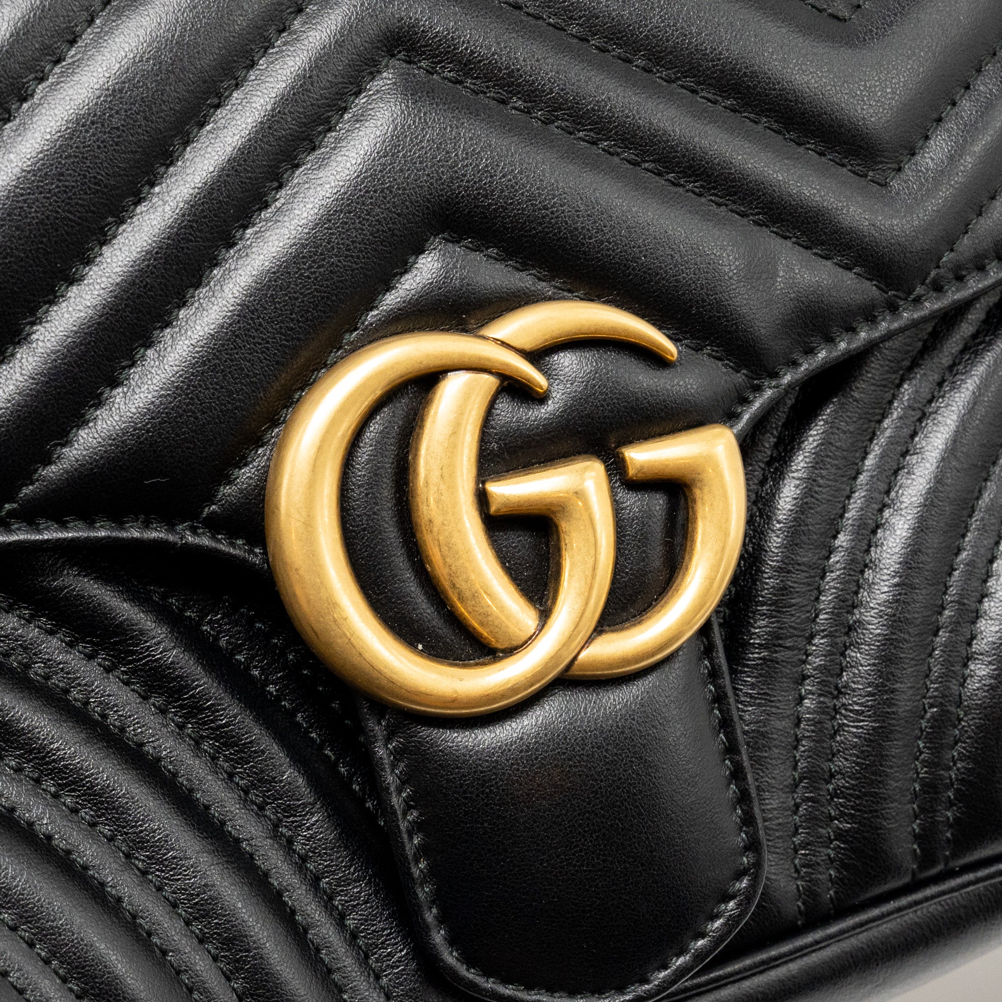 GUCCI MEDIUM GG MARMONT SHOULDER BAG CALFSKIN BLACK GHW