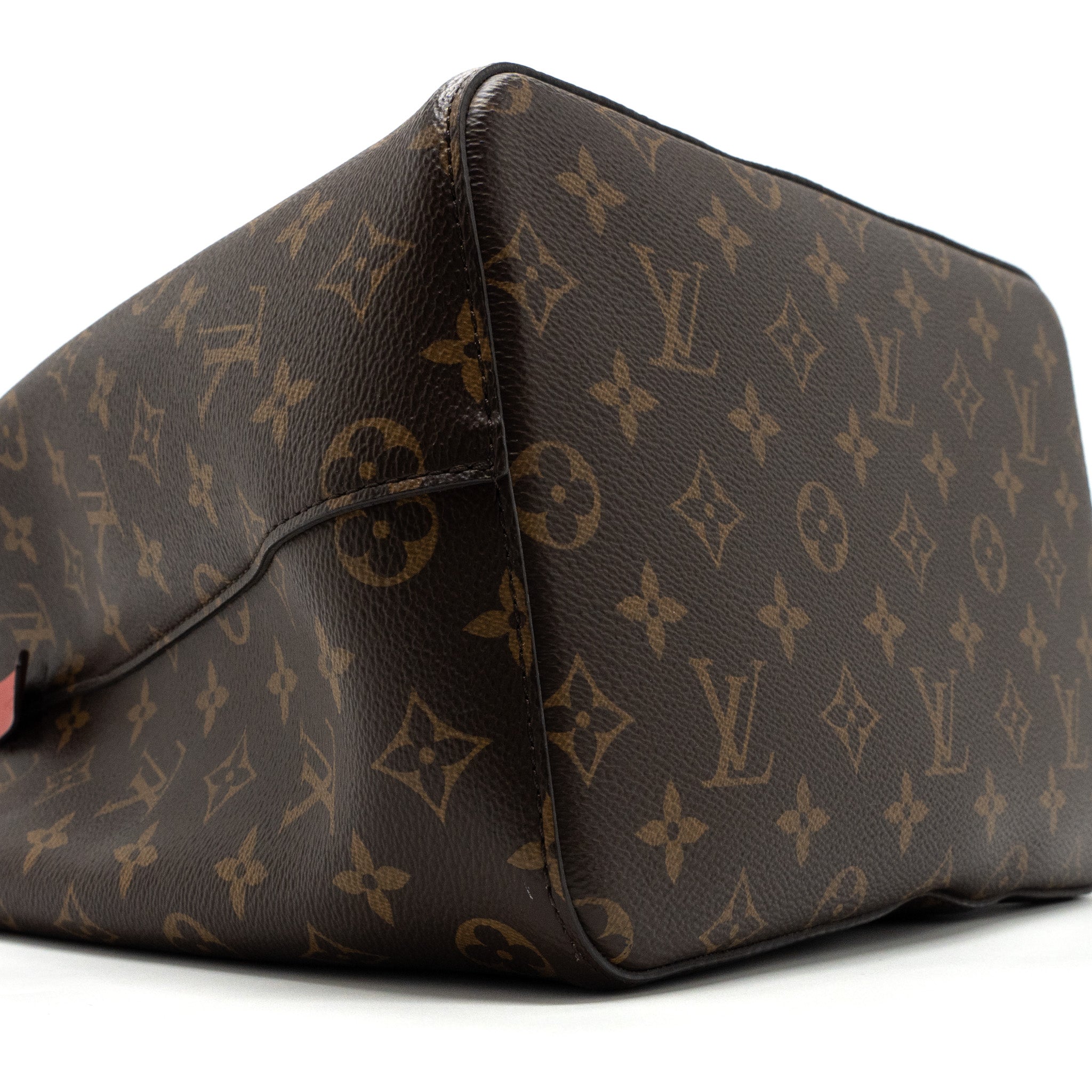 LOUIS VUITTON NEONOE MONOGRAM CANVAS / RED GHW