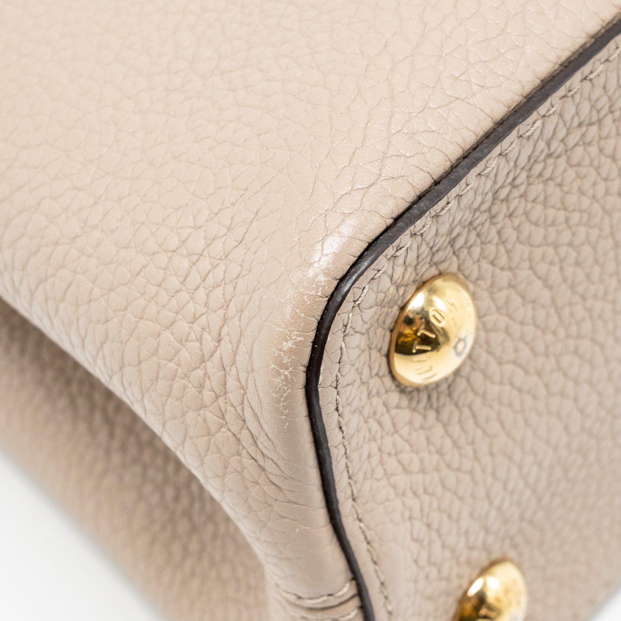 LOUIS VUITTON CAPUCINES MM TAURILLON LEATHER LIGHT GREY GHW