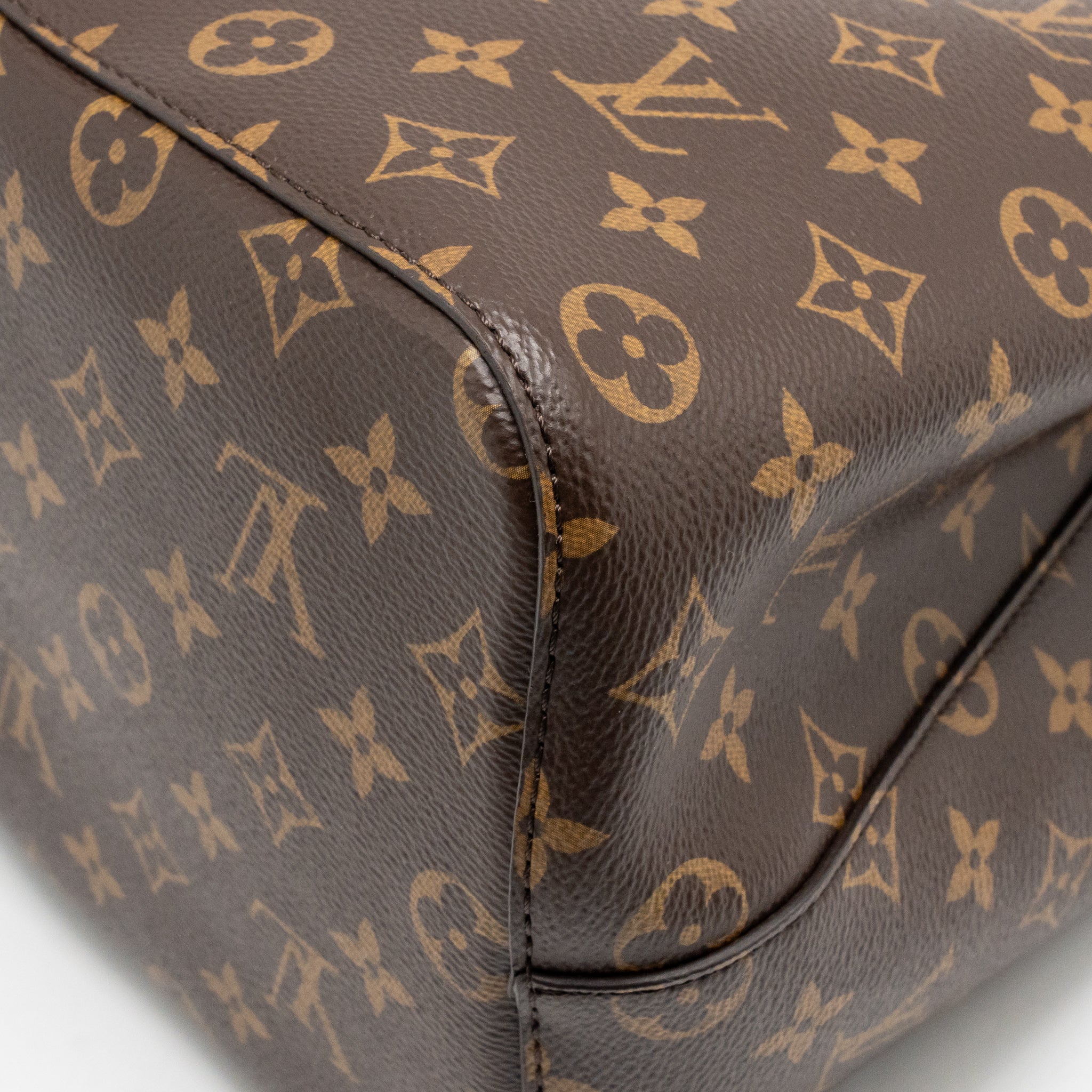 LOUIS VUITTON NEO NOE MONOGRAM CANVAS BLACK GHW