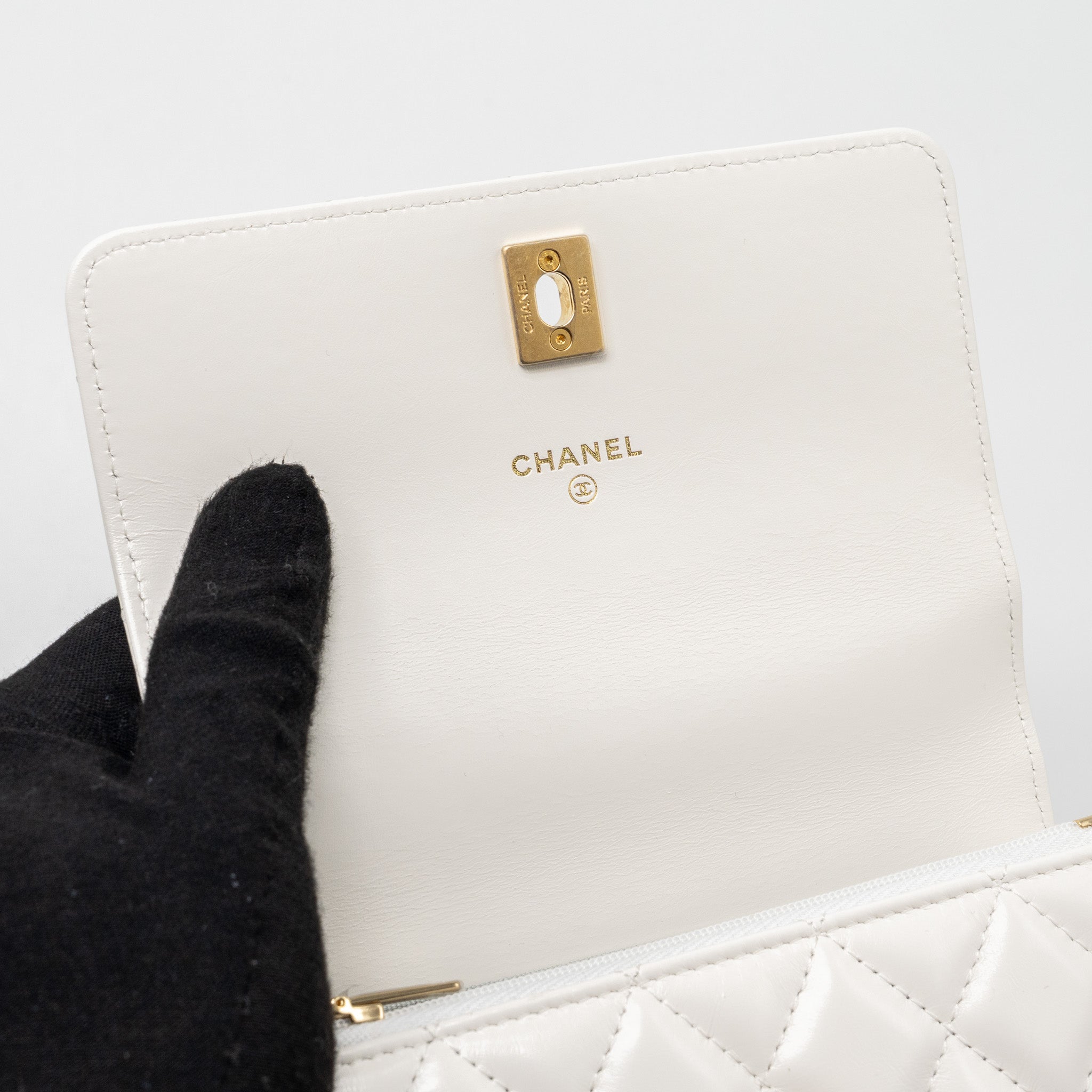 CHANEL 23P RAINBOW LETTER HANDLE MINI WALLET ON CHAIN CALFSKIN WHITE GHW (MICROCHIP)