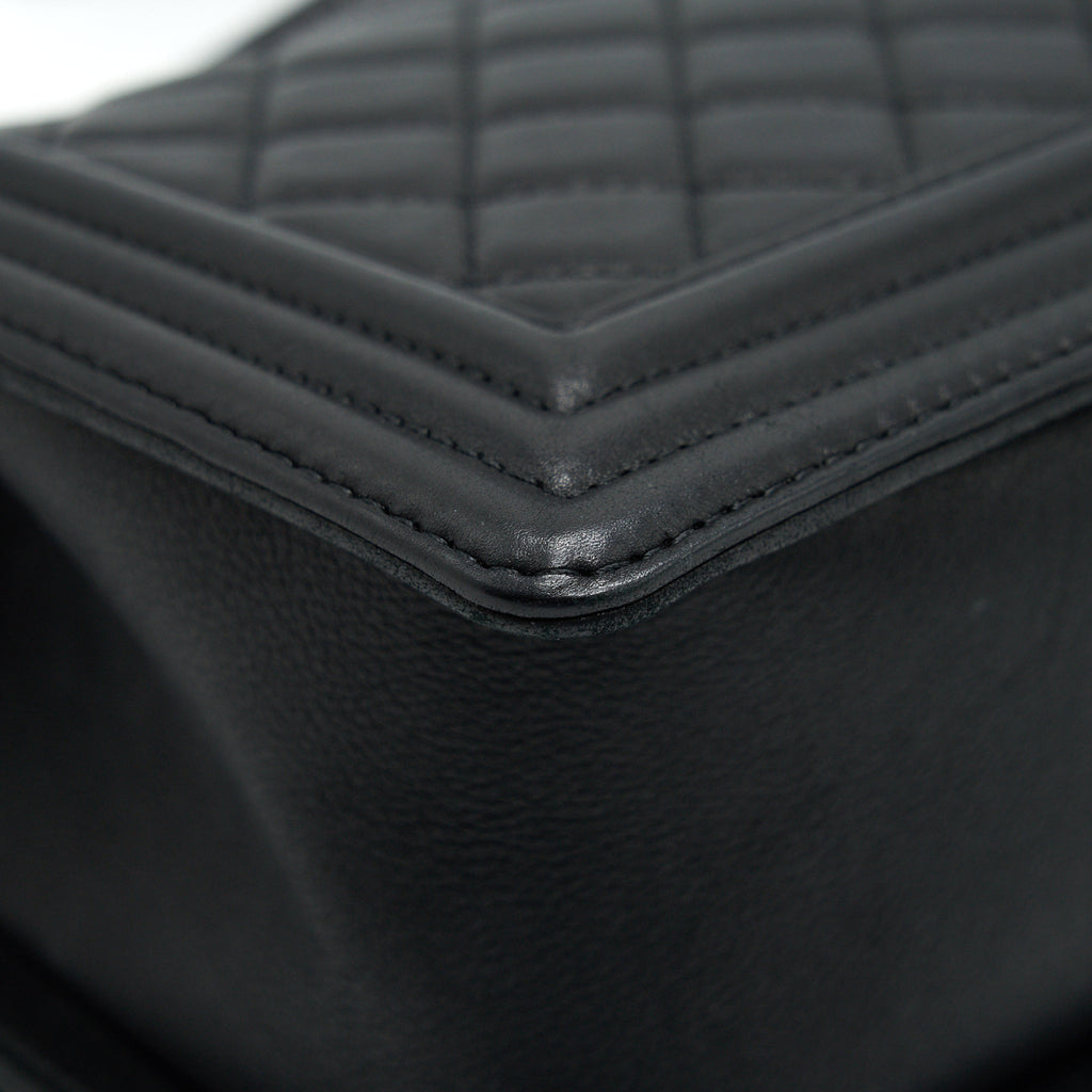CHANEL MEDIUM BOY CHANEL HANDBAG BLACK RUTHENIUM HARDWARE