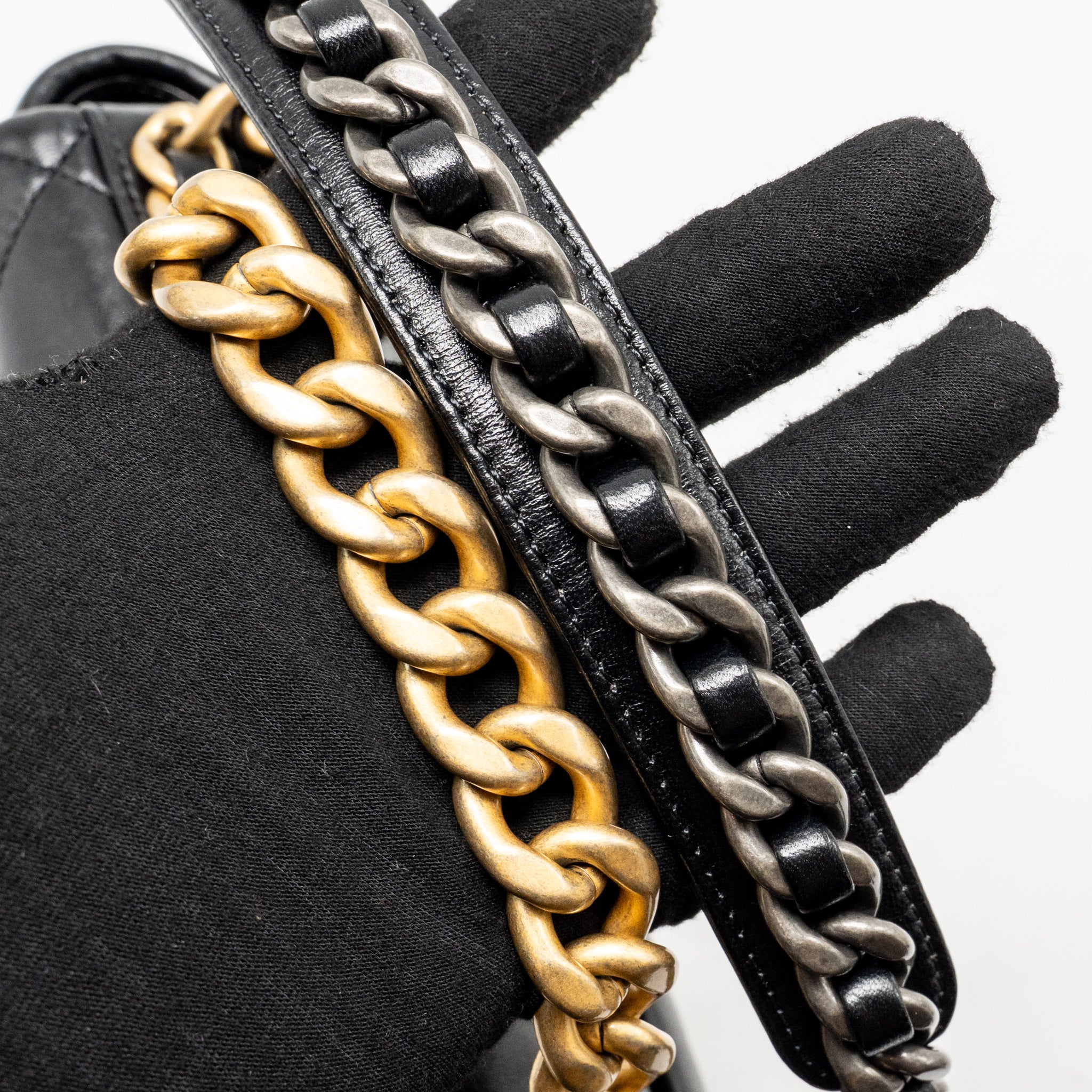 CHANEL SMALL 19 BAG LAMBSKIN BLACK MULTICOLOR HARDWARE (MICROCHIP)