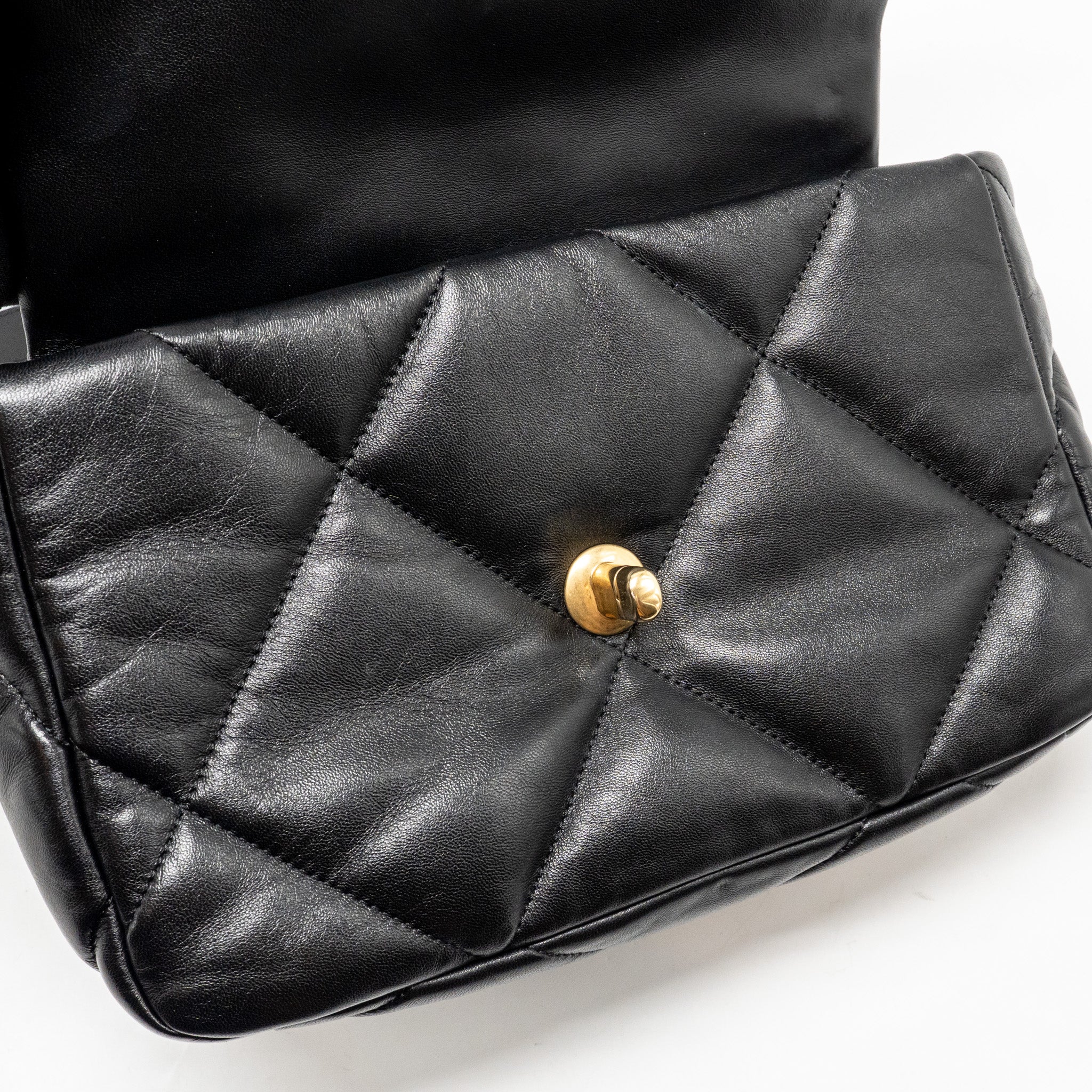 CHANEL SMALL 19 BAG LAMBSKIN BLACK MULTICOLOR HARDWARE (MICROCHIP)