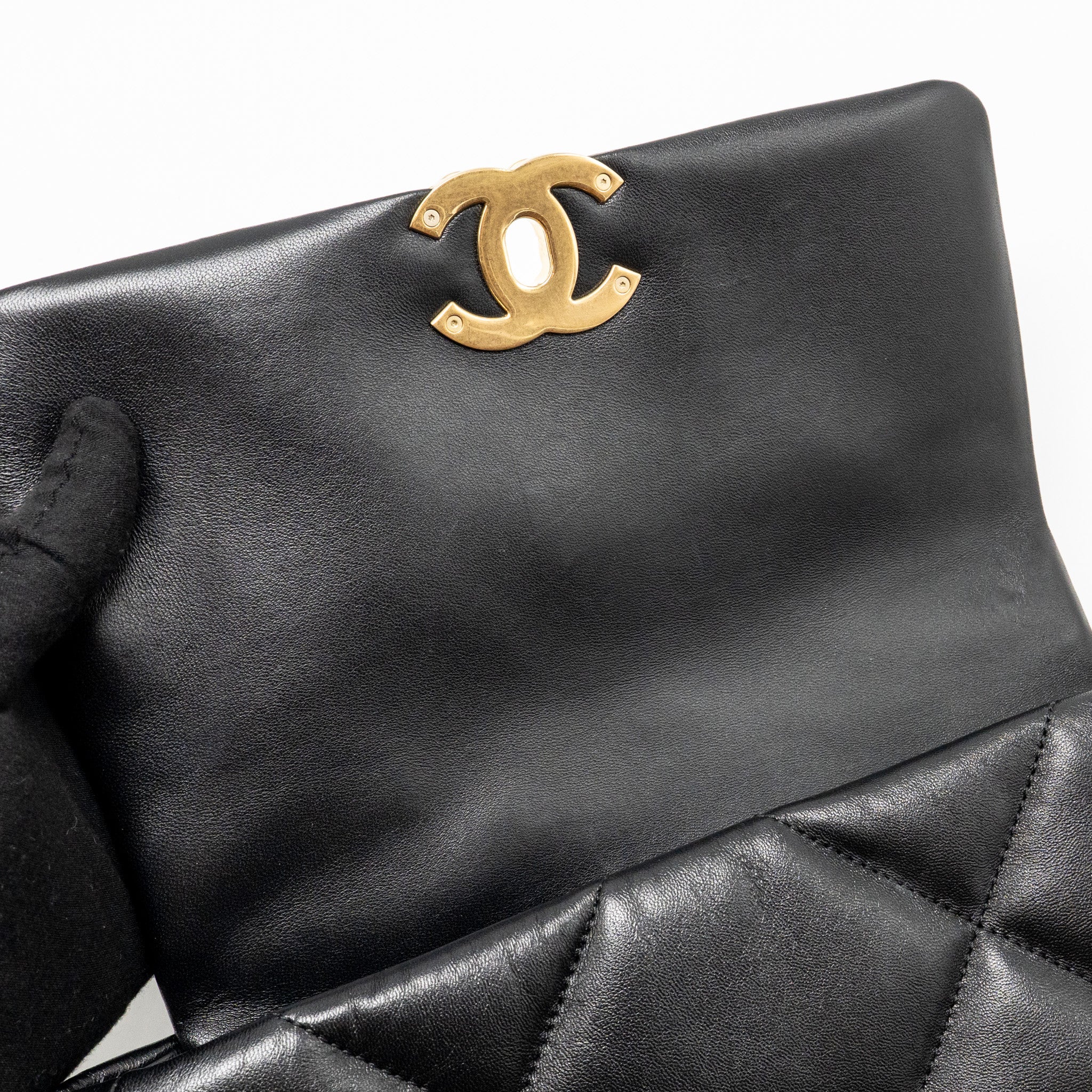 CHANEL SMALL 19 BAG LAMBSKIN BLACK MULTICOLOR HARDWARE (MICROCHIP)