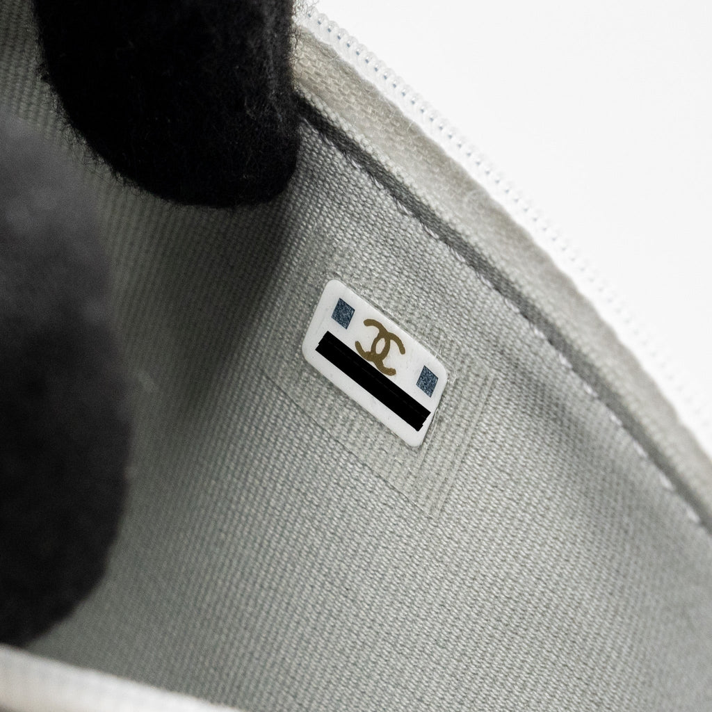 CHANEL 23P RAINBOW LETTER HANDLE MINI WALLET ON CHAIN CALFSKIN WHITE GHW (MICROCHIP)