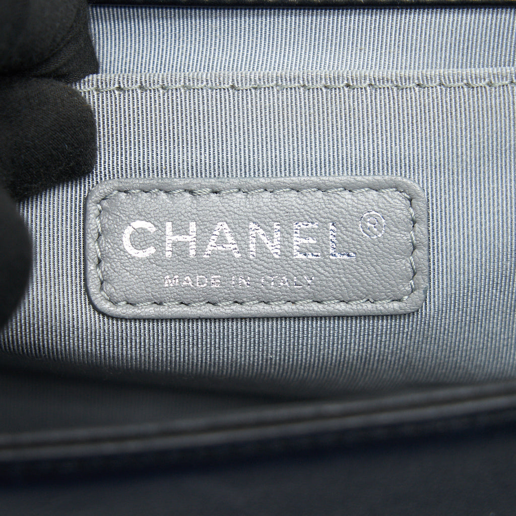 CHANEL MEDIUM BOY CHANEL HANDBAG BLACK RUTHENIUM HARDWARE