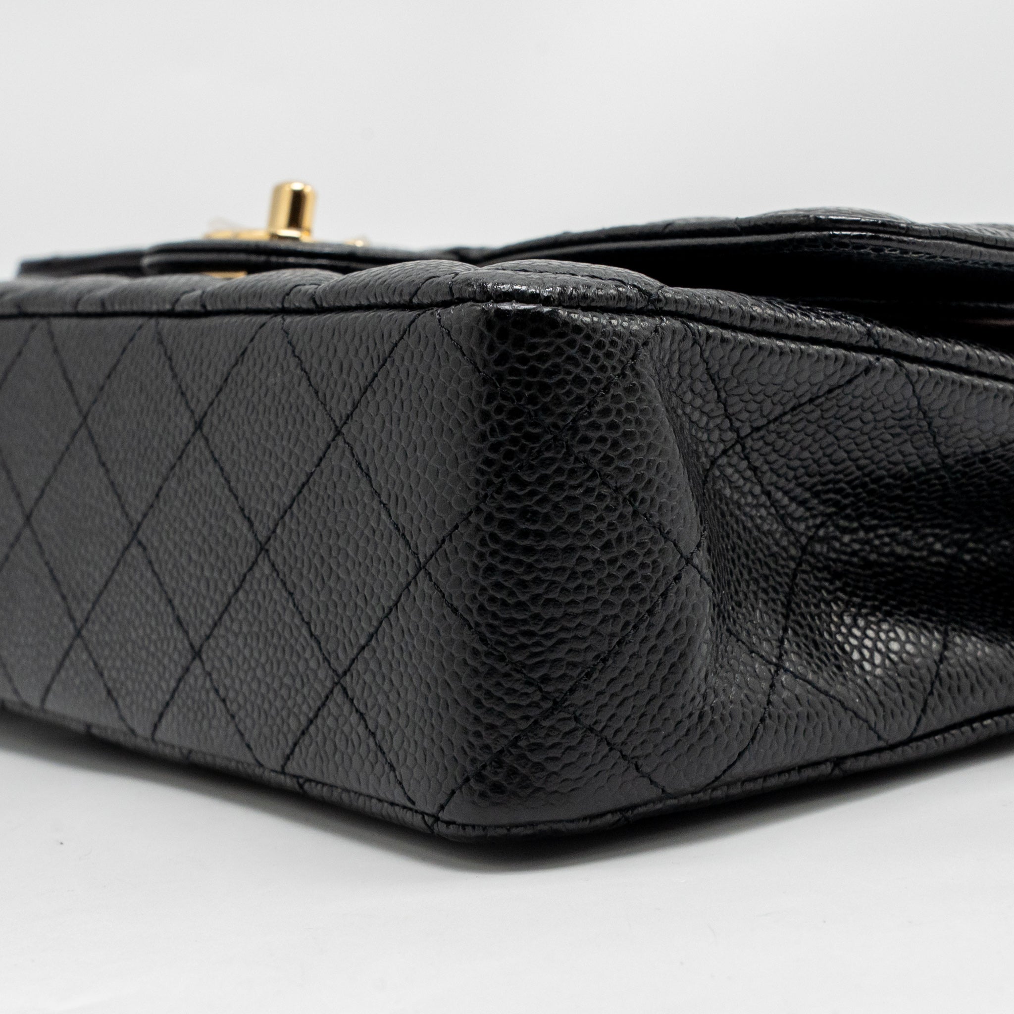 CHANEL MEDIUM CLASSIC DOUBLE FLAP BAG CAVIAR BLACK GHW