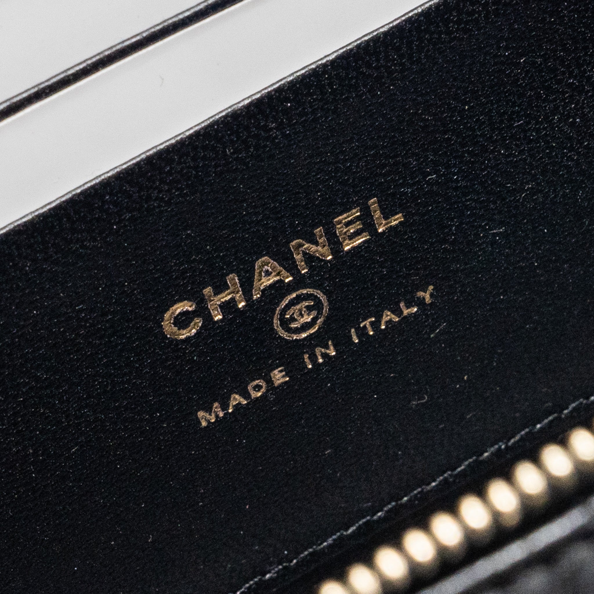 CHANEL TOP HANDLE LONG VANITY CASE LAMBSKIN BLACK LGHW (MICROCHIP)