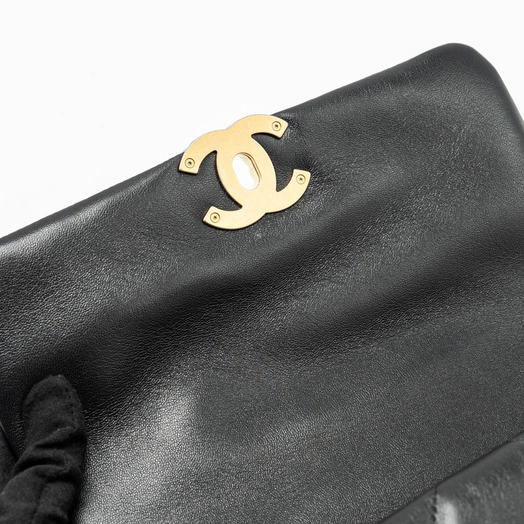 CHANEL SMALL 19 BAG LAMBSKIN BLACK MULTICOLOUR HARDWARE