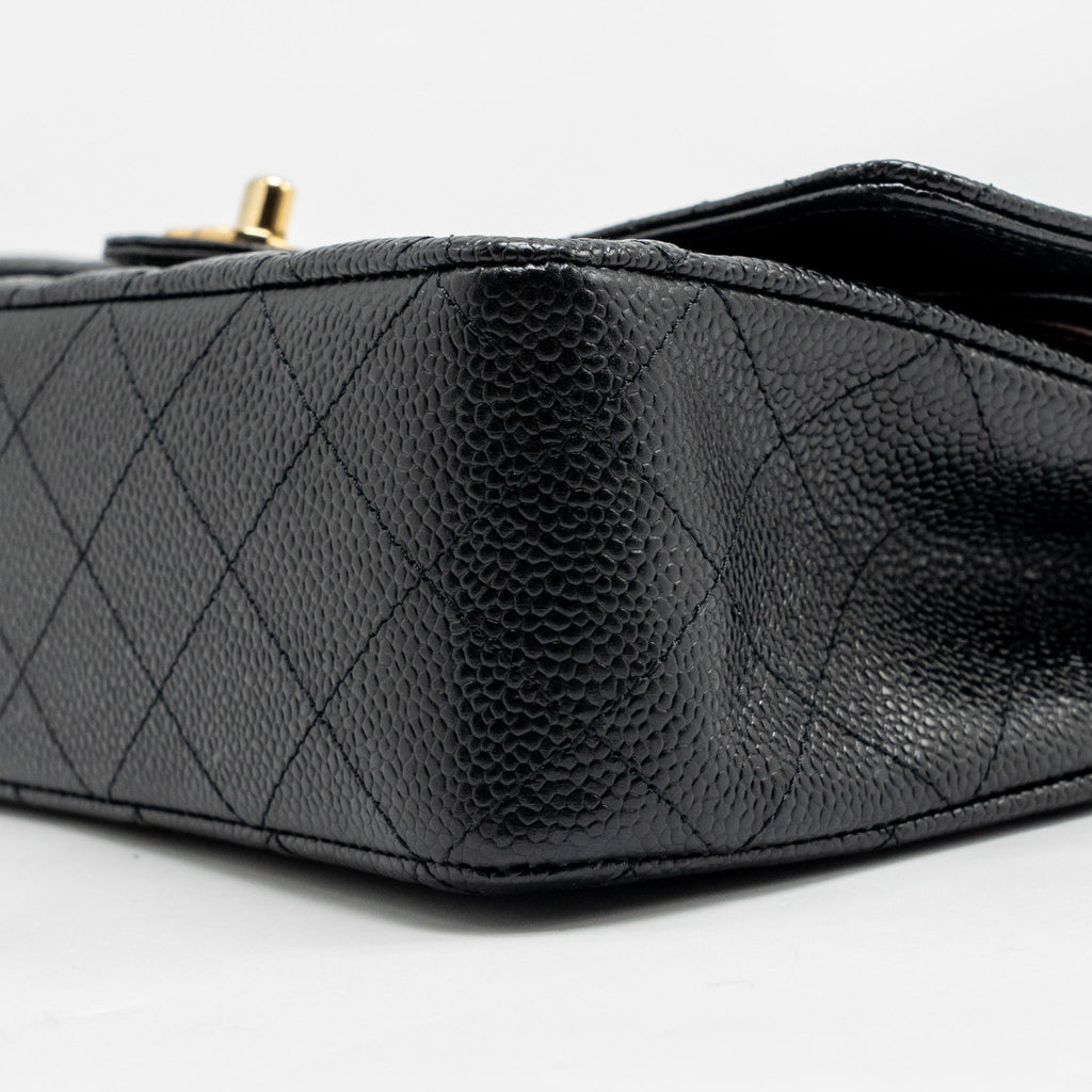 CHANEL MEDIUM CLASSIC DOUBLE FLAP BAG CAVIAR BLACK GHW