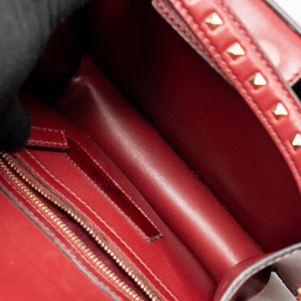 VALENTINO GARAVANI ROCKSTUD FLAP BAG CALFSKIN RED GHW