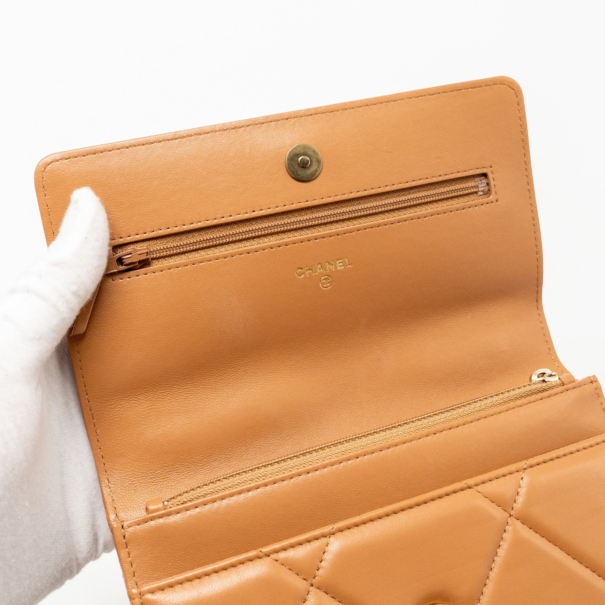 CHANEL 19 WALLET ON CHAIN LAMBSKIN DARK BEIGE MULTICOLOUR HARDWARE (MICROCHIP)