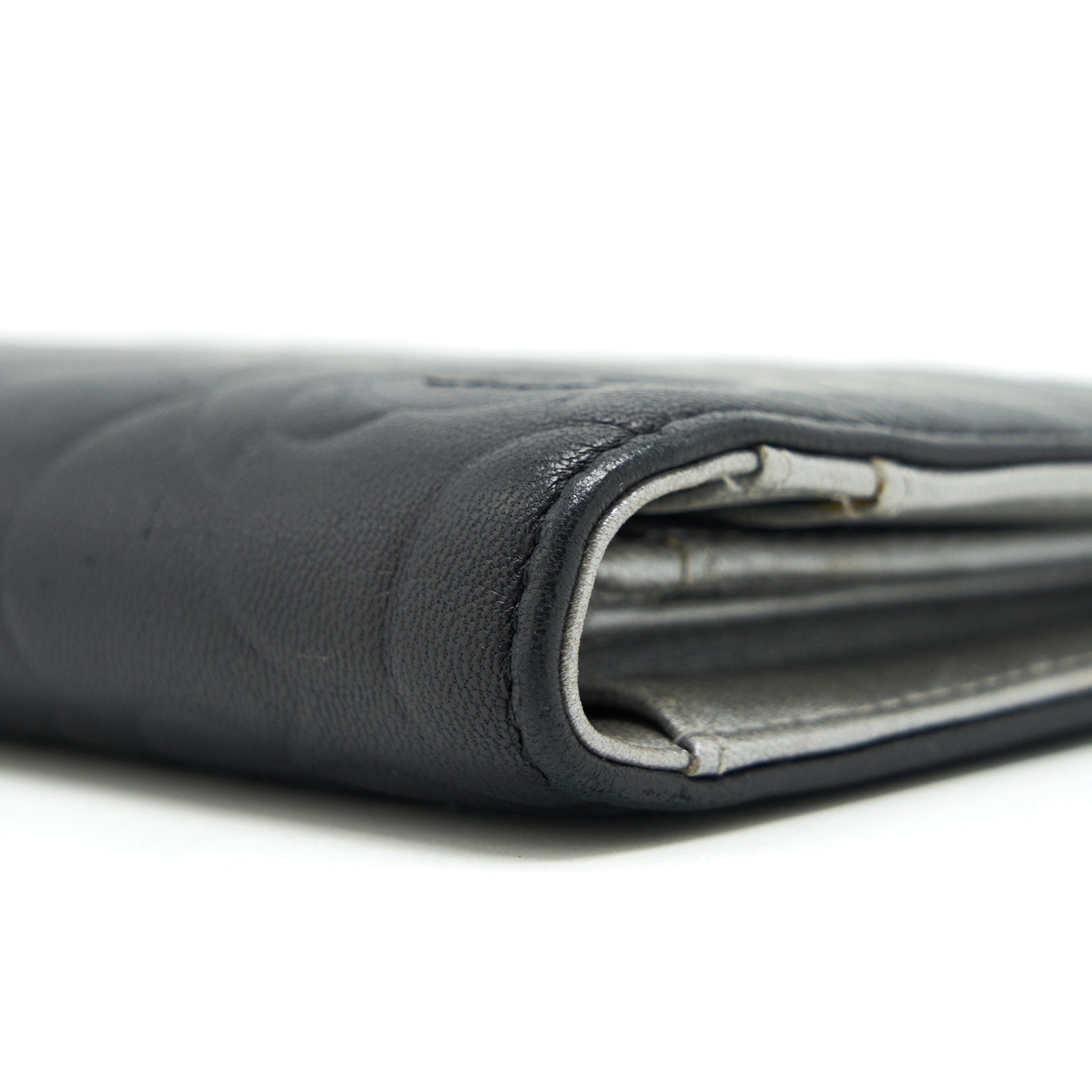 CHANEL CAMELLIA FOLD LONG WALLET LAMBSKIN BLACK / SILVER SHW