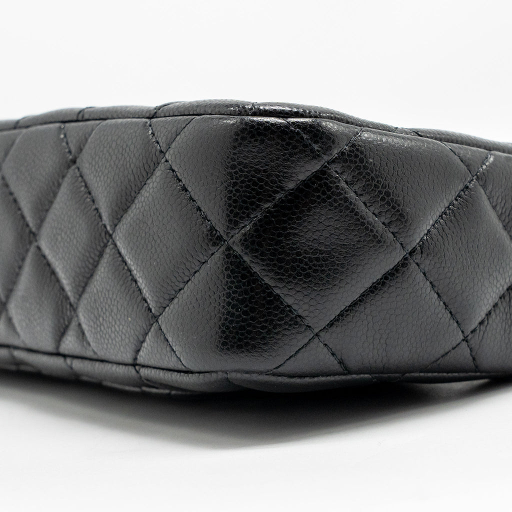 CHANEL 25A ZIP CLUTCH WITH CHAIN CAVIAR BLACK LGHW (MICROCHIP)